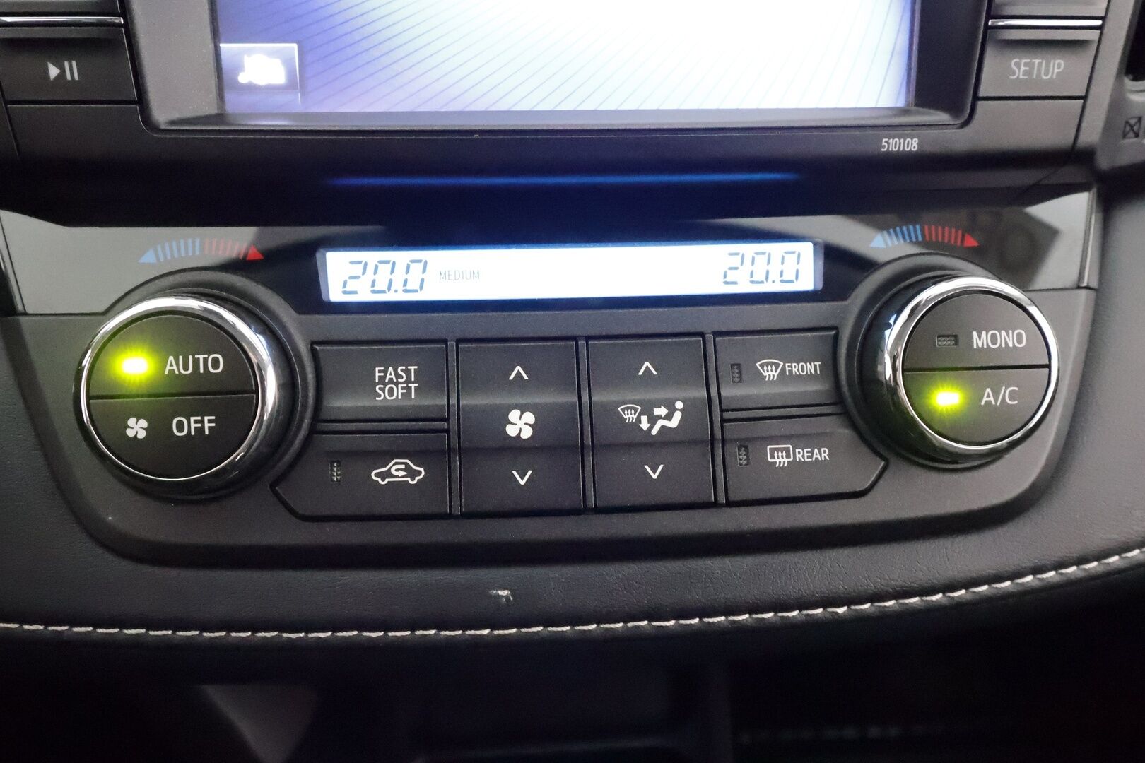 TOYOTA RAV4 2016 2,5 Hybrid AWD Premium - | ACC | Koukku | Kaistavahti | Nahat | Navi | LED | 360° | Keyless | Sähköpenkki |