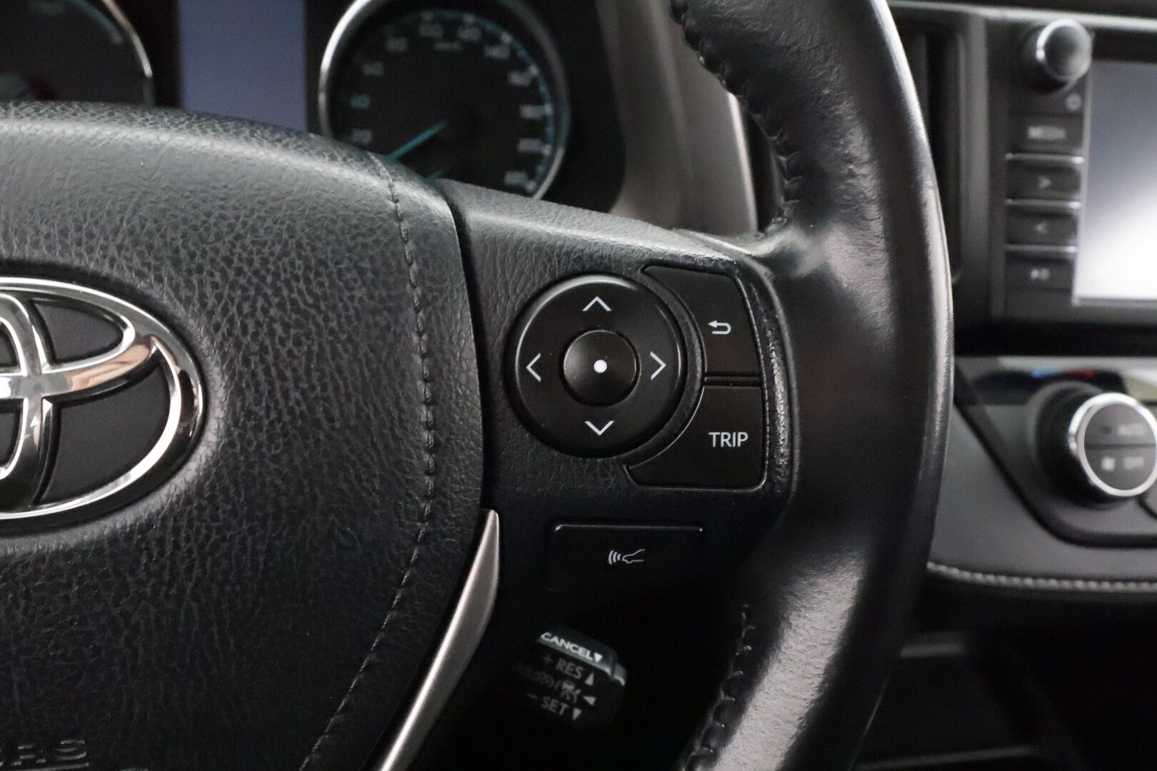 TOYOTA RAV4 2016 2,5 Hybrid AWD Premium - | ACC | Koukku | Kaistavahti | Nahat | Navi | LED | 360° | Keyless | Sähköpenkki |