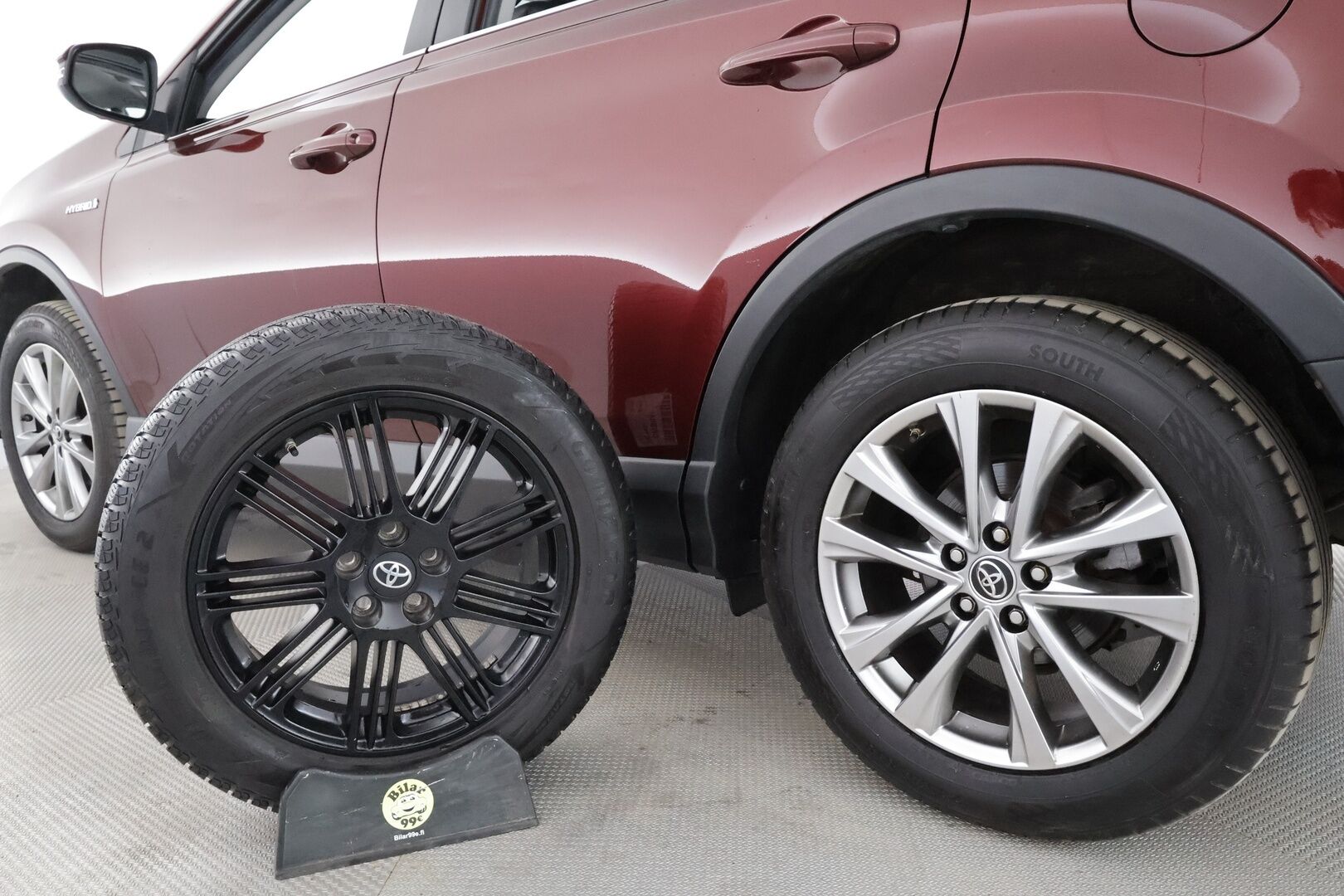 TOYOTA RAV4 2016 2,5 Hybrid AWD Premium - | ACC | Koukku | Kaistavahti | Nahat | Navi | LED | 360° | Keyless | Sähköpenkki |