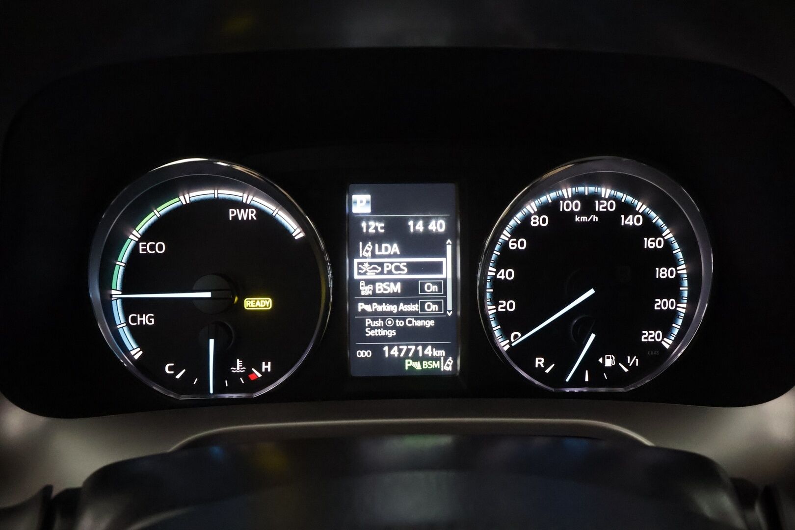 TOYOTA RAV4 2016 2,5 Hybrid AWD Premium - | ACC | Koukku | Kaistavahti | Nahat | Navi | LED | 360° | Keyless | Sähköpenkki |