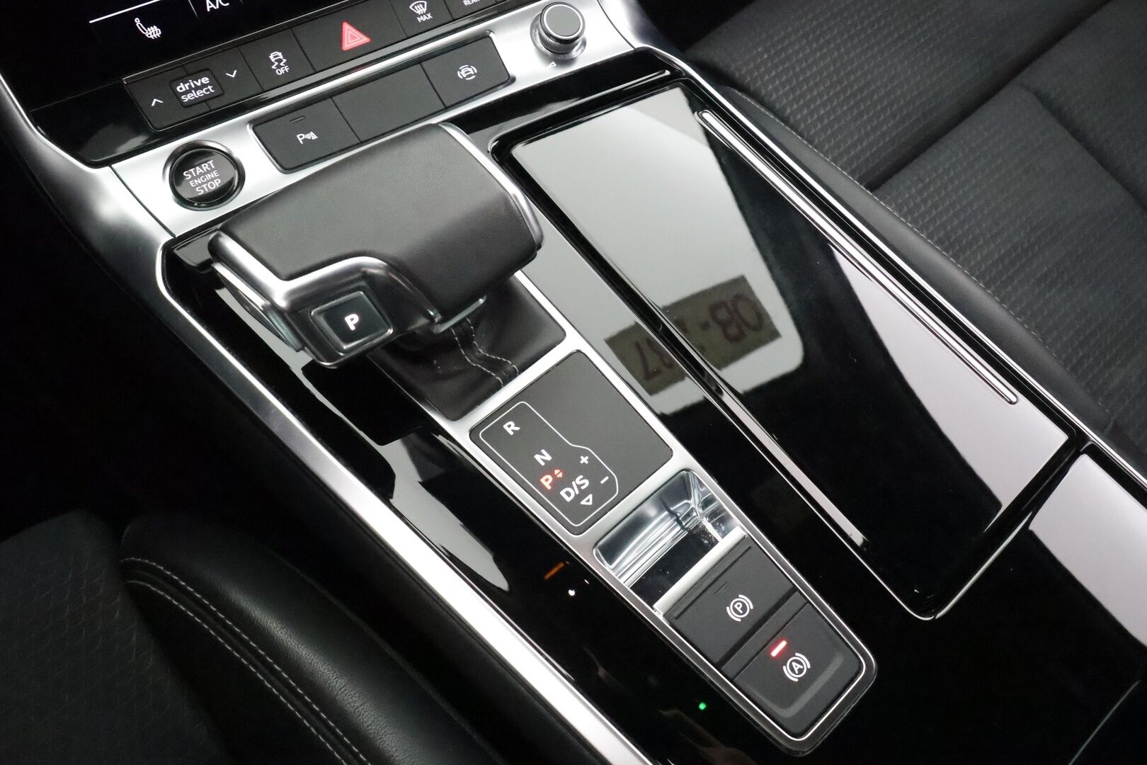 AUDI A6 2023 50TFSIe Quattro S-Line - | Merkkihuollettu | ACC | Koukku | B&O | Sporttipenkit | Matrix LED | Navi | Ratinlämmitin |
