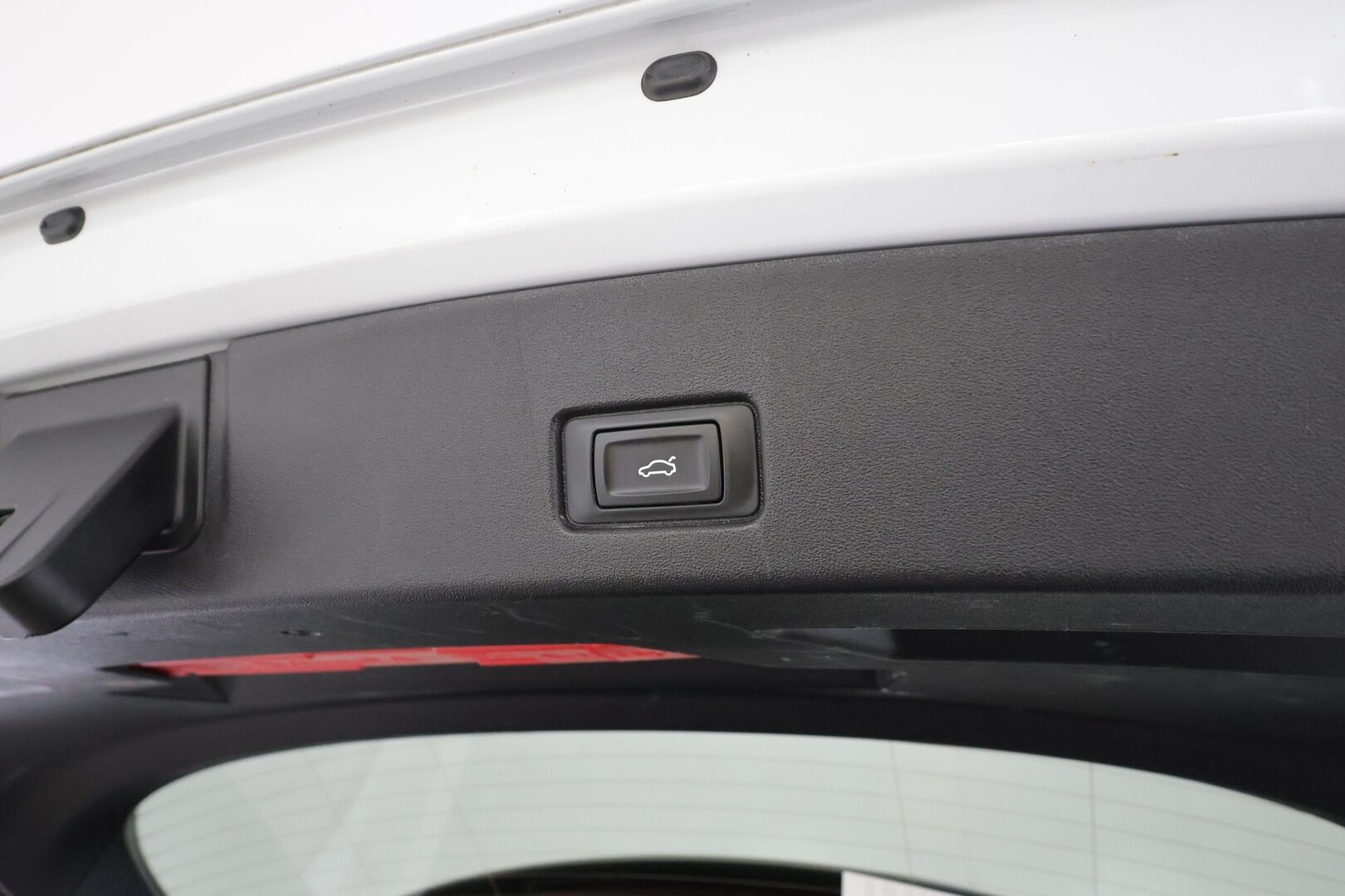 AUDI Q4 E-TRON 2023 40 e-tron S line - ACC | ILP | Koukku | P.Kamera | Sporttipenkit | Apple&Android | SoH 94.5 % | Merkkihuollettu | Kahdet OEM vanteet