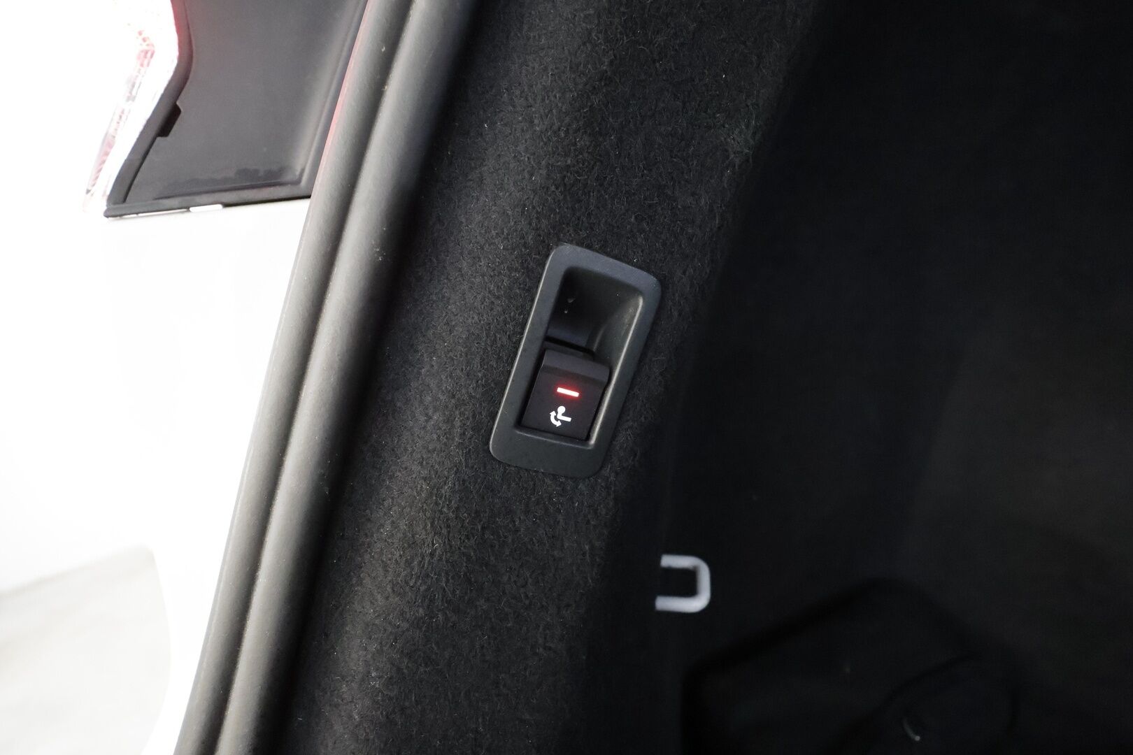 AUDI Q4 E-TRON 2023 40 e-tron S line * ACC / ILP / Koukku / P.Kamera / Sporttipenkit / LED / Apple&Android * - Kahdet Renkaat - HULLUT AVAJAISHULINAT KORKOTARJOUS 3,29 %