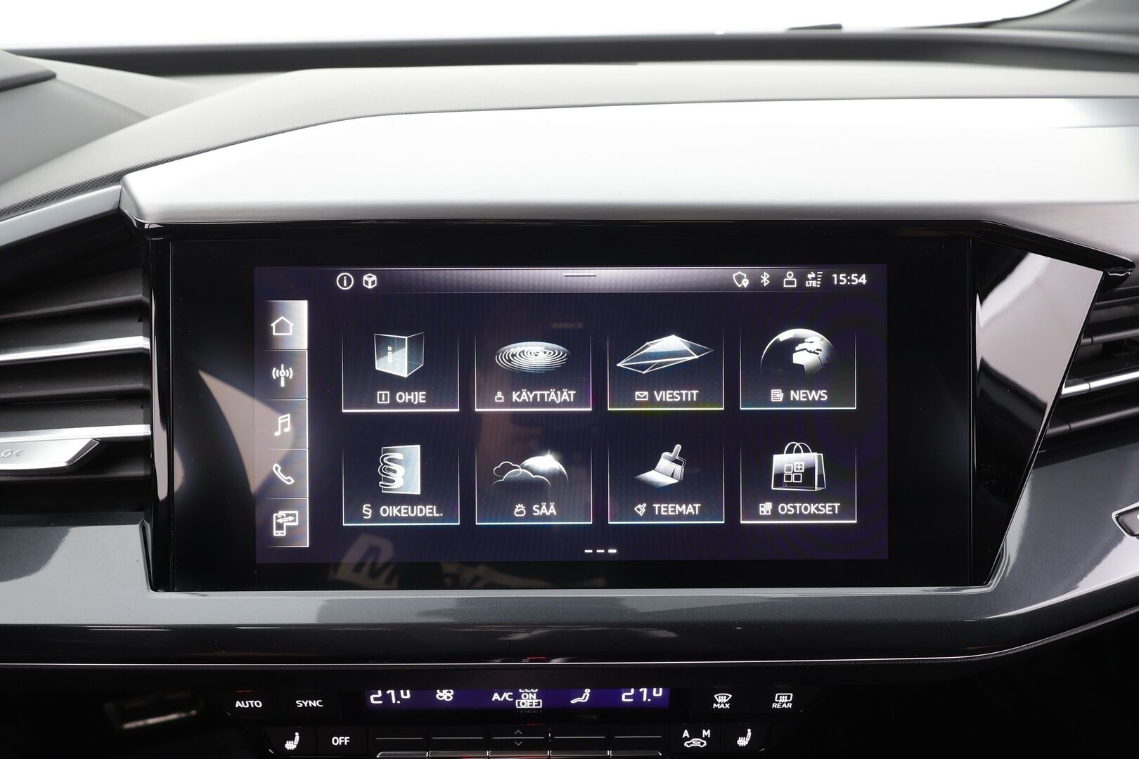 AUDI Q4 E-TRON 2023 40 e-tron S line * ACC / ILP / Koukku / P.Kamera / Sporttipenkit / LED / Apple&Android * - Kahdet Renkaat - HULLUT AVAJAISHULINAT KORKOTARJOUS 3,29 %