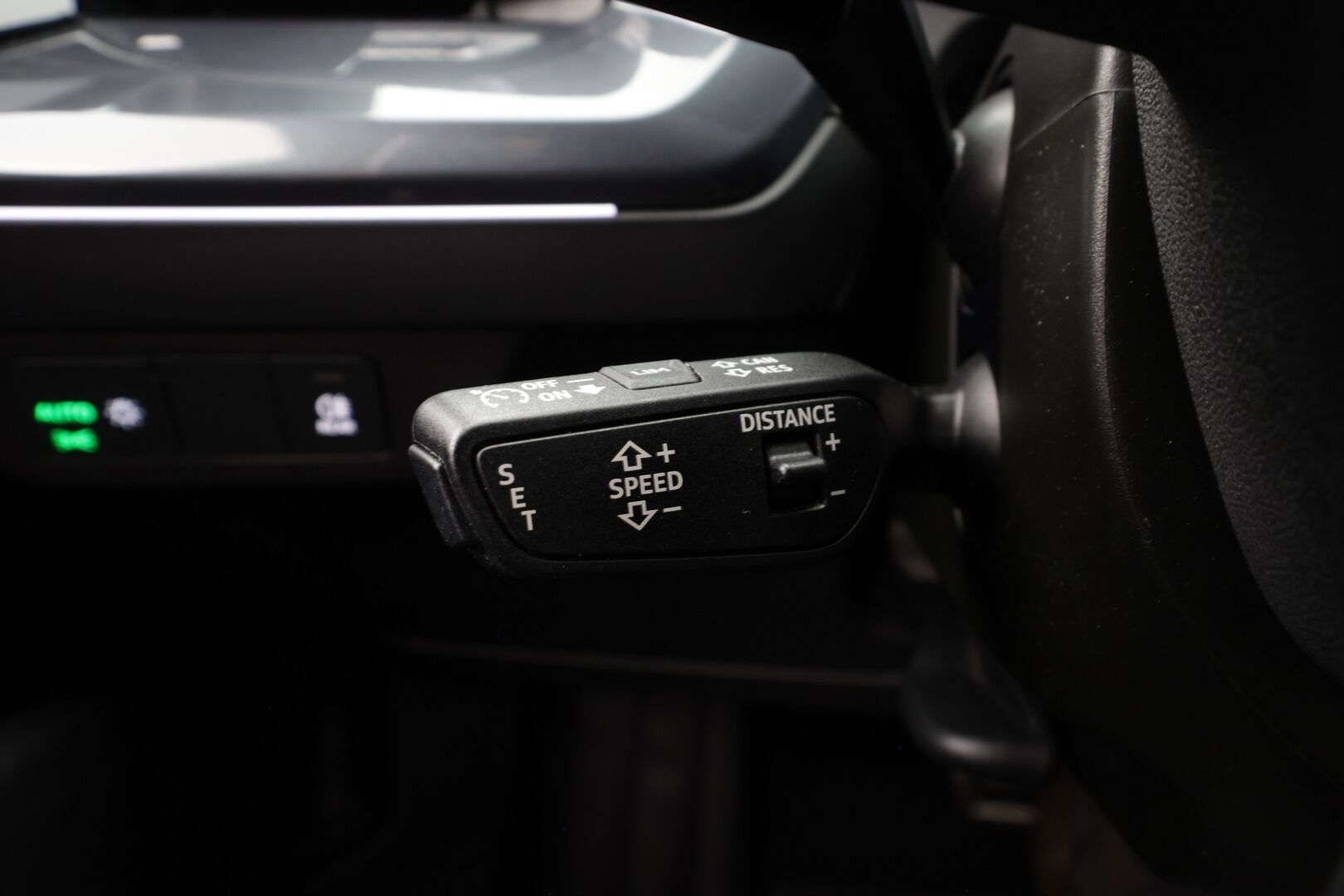 AUDI Q4 E-TRON 2023 40 e-tron S line * ACC / ILP / Koukku / P.Kamera / Sporttipenkit / LED / Apple&Android * - Kahdet Renkaat - HULLUT AVAJAISHULINAT KORKOTARJOUS 3,29 %