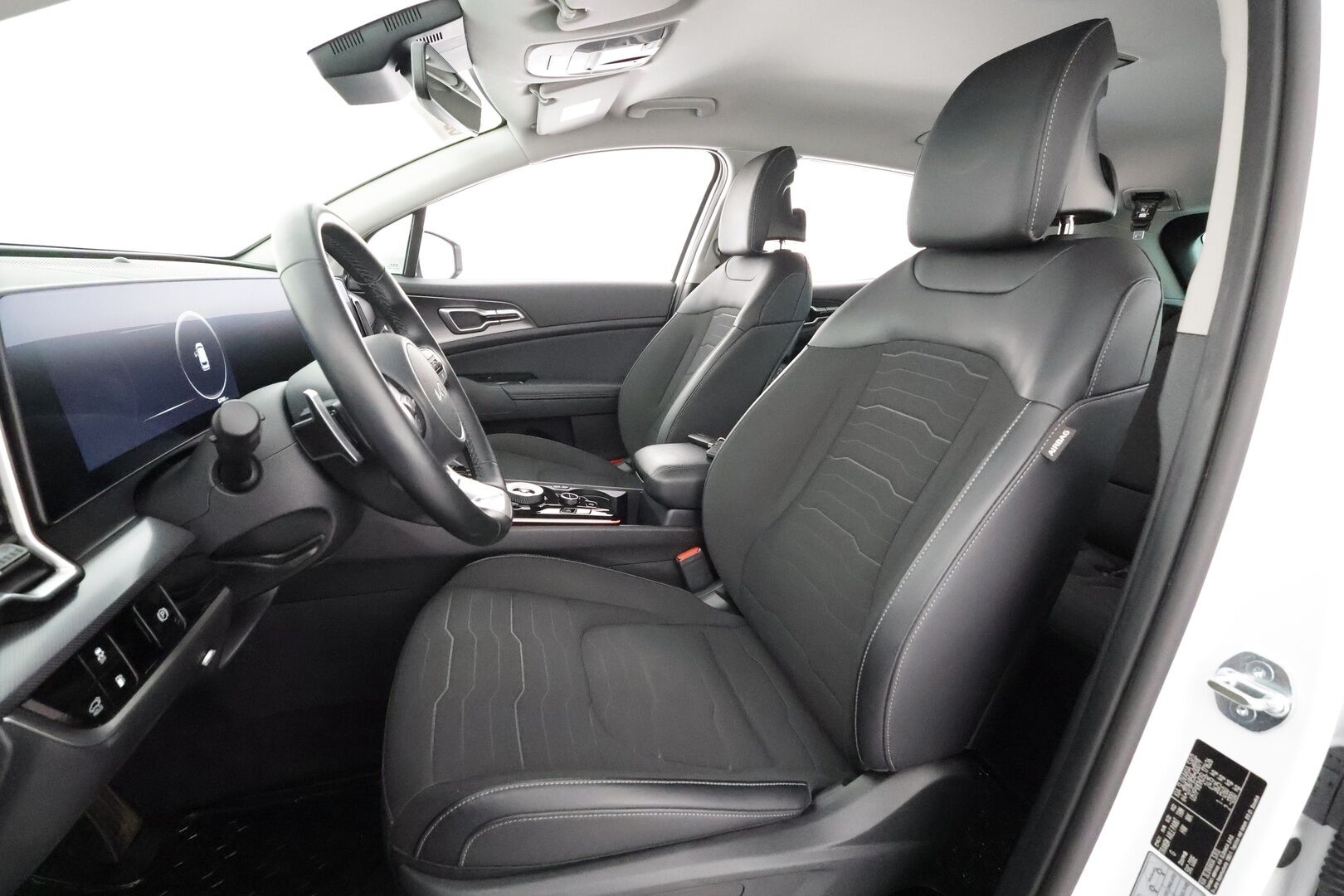 KIA SPORTAGE 2025 1,6 T-GDI AWD Plug-in Hybrid Premium - | ACC | Webasto | Koukku | H&K | 360° | Sähköpenkit | LED | Navi | Keyless | Kahdet renkaat aluvanteilla | Merkkihuollettu |