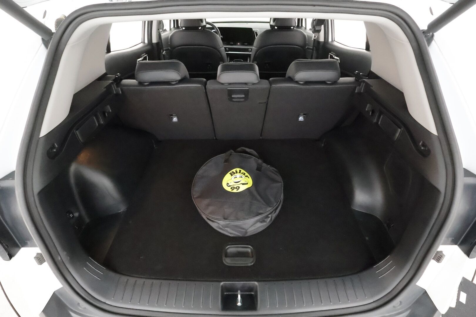 KIA SPORTAGE 2025 1,6 T-GDI AWD Plug-in Hybrid Premium - | ACC | Webasto | Koukku | H&K | 360° | Sähköpenkit | LED | Navi | Keyless | Kahdet renkaat aluvanteilla | Merkkihuollettu |