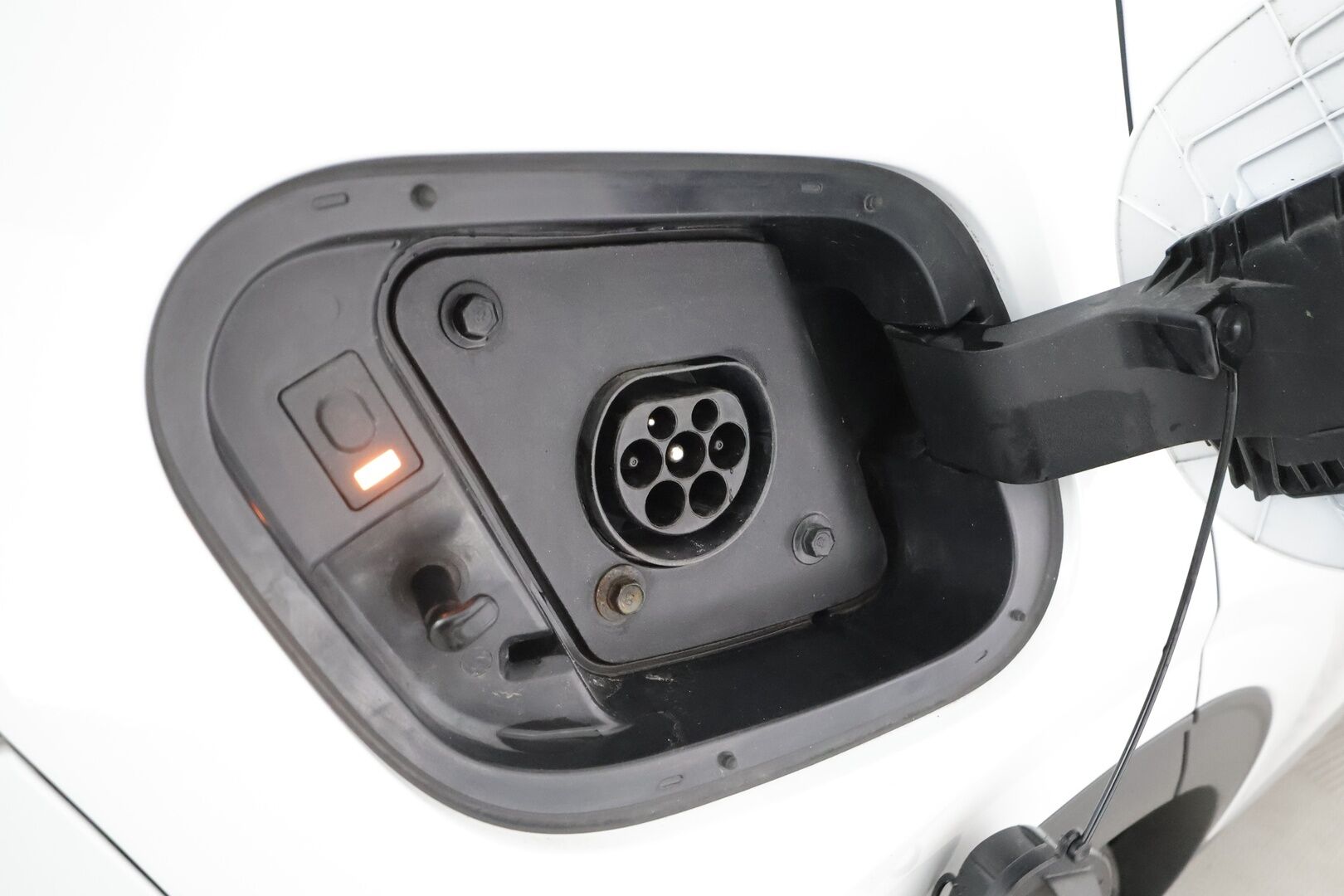 KIA SPORTAGE 2025 1,6 T-GDI AWD Plug-in Hybrid Premium - | ACC | Webasto | Koukku | H&K | 360° | Sähköpenkit | LED | Navi | Keyless | Kahdet renkaat aluvanteilla | Merkkihuollettu |