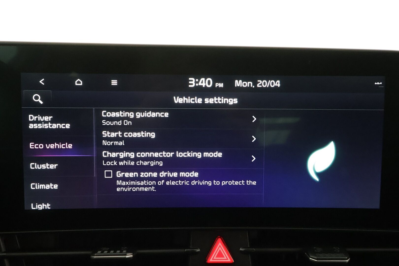 KIA SPORTAGE 2025 1,6 T-GDI AWD Plug-in Hybrid Premium - | ACC | Webasto | Koukku | H&K | 360° | Sähköpenkit | LED | Navi | Keyless | Kahdet renkaat aluvanteilla | Merkkihuollettu |