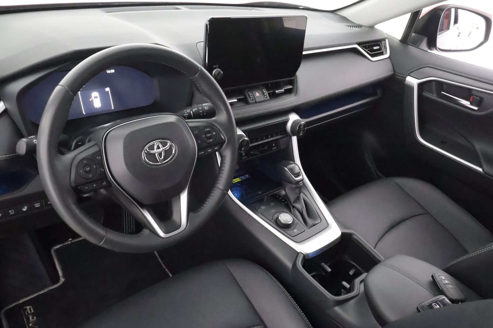 TOYOTA RAV4 2023 2,5 Hybrid AWD-i Premium - Panoraama | Ilmastoidut Nahat | Facelift | ACC | 360-Kamera | Adapt.LED | Muistipenkki | Lämpölasi | Huippuvarusteet!