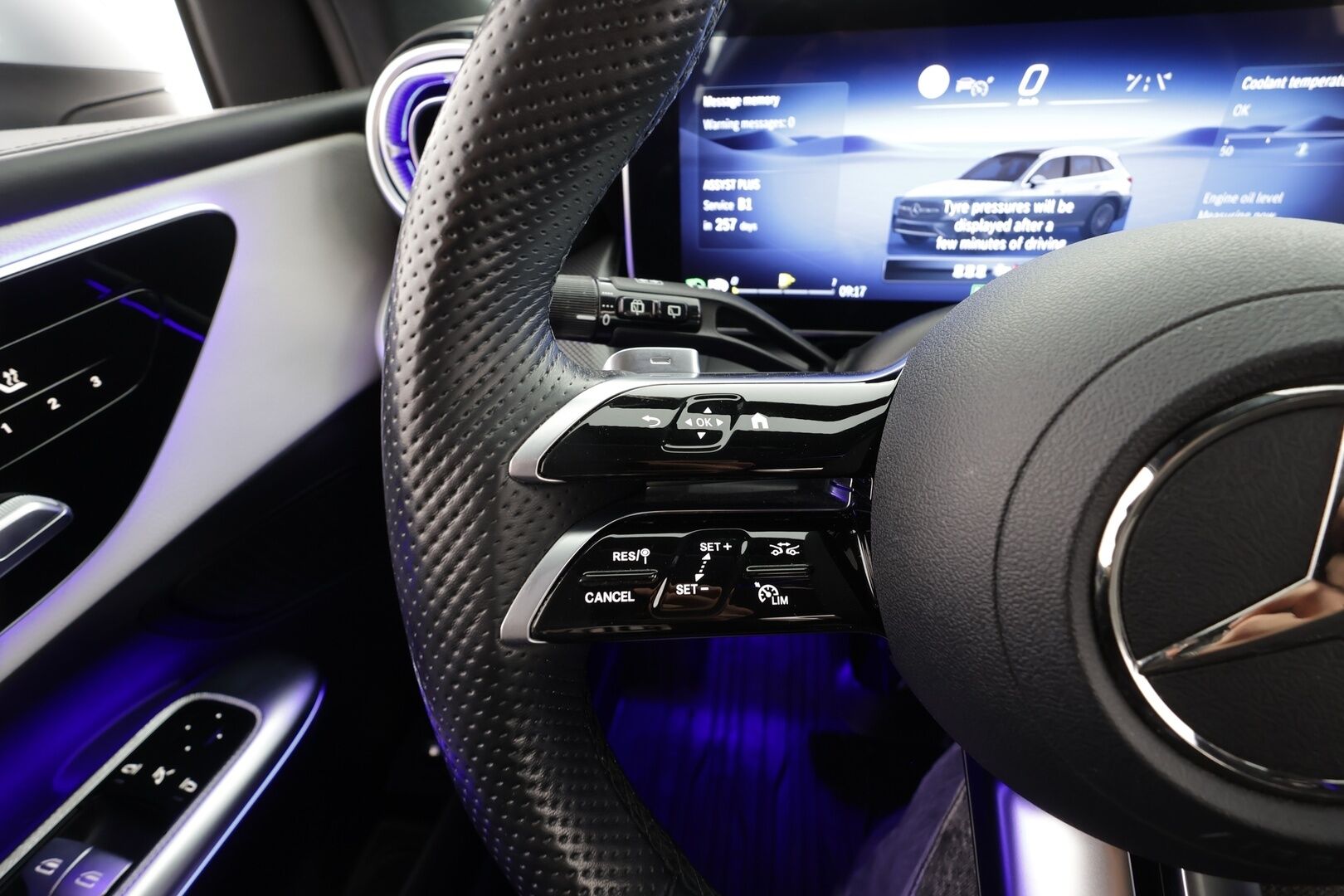 MERCEDES-BENZ GLC 2023 300 e 4MATIC AMG - * Distronic Pro | Muistipenkit | Koukku | 360° | Pikalataus | Ratinlämmitin | Kaistavahti | Navi | Vaaleat nahat *