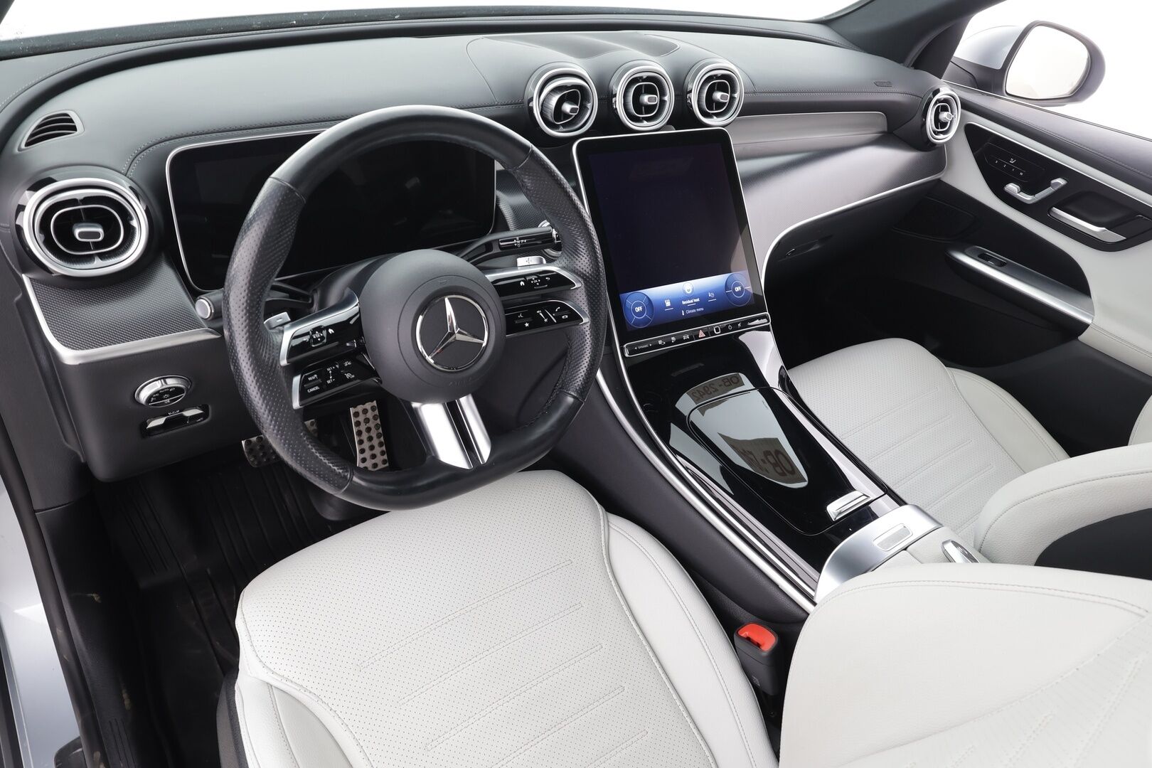 MERCEDES-BENZ GLC 2023 300 e 4MATIC AMG - * Distronic Pro | Muistipenkit | Koukku | 360° | Pikalataus | Ratinlämmitin | Kaistavahti | Navi | Vaaleat nahat *