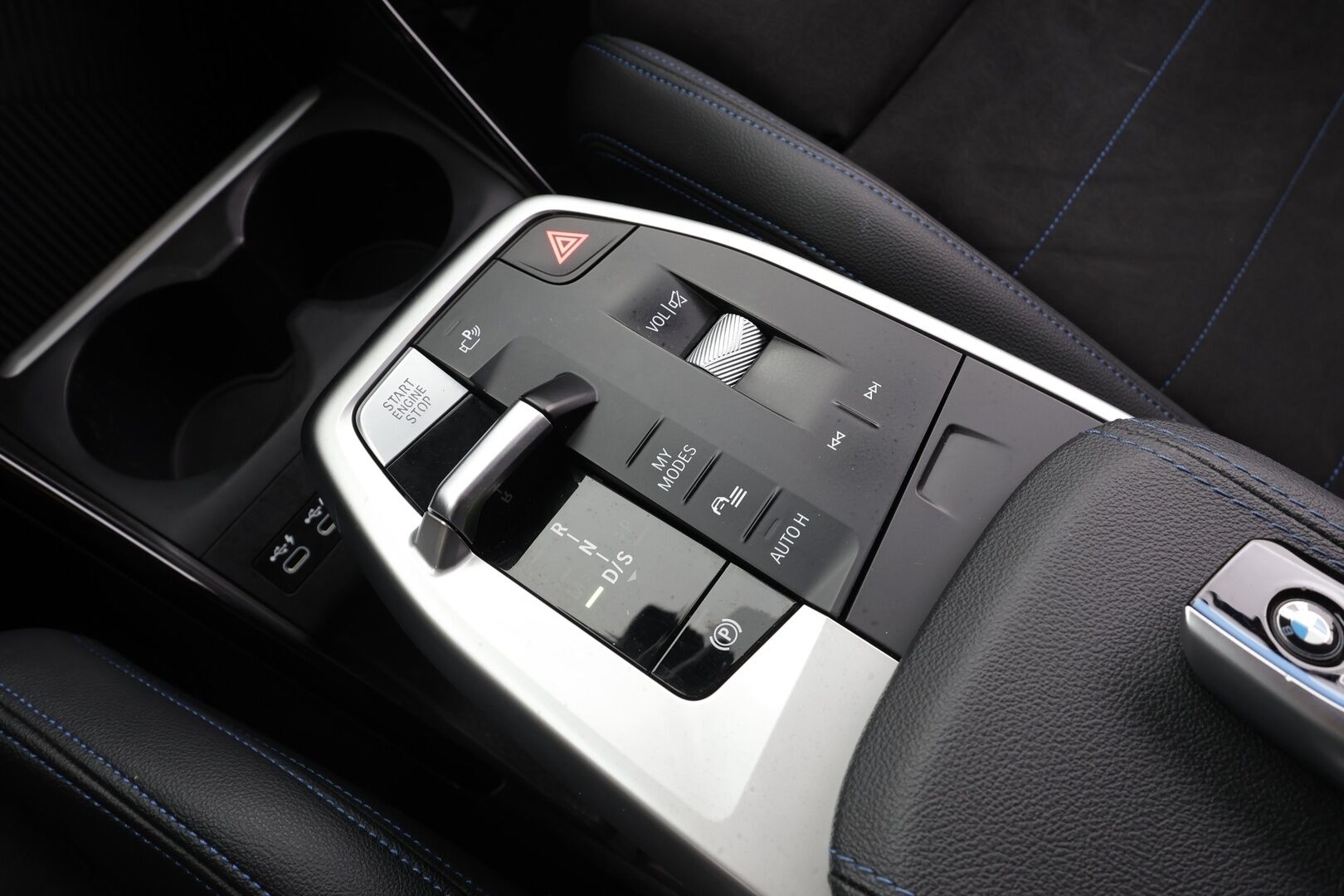 BMW 225 2023 U06 Active Tourer 225e xDrive Charged Edition M Sport - ACC | Koukku | P.Kamera | Sporttipenkit | LED | Navi | Kahdet renkaat aluvanteilla | Merkkihuollettu