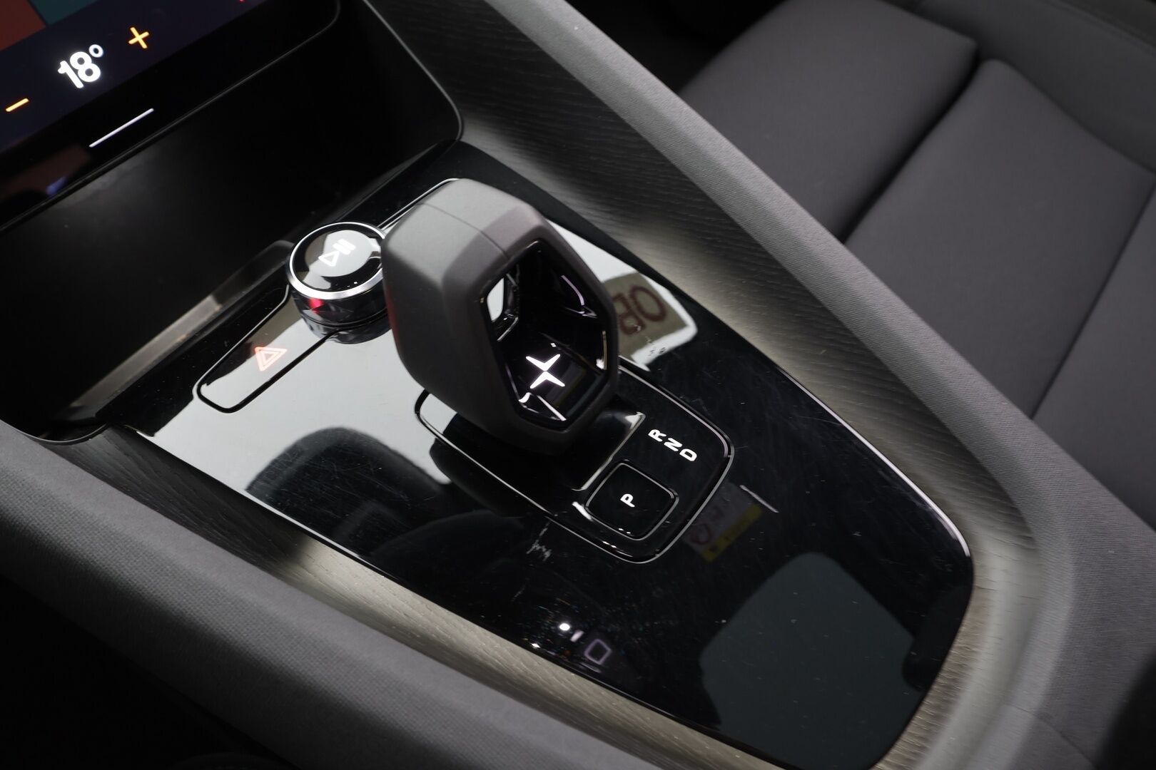 POLESTAR 2 2023 Long Range Single Motor Pilot lite & Plus * ACC / ILP / H/K / Lasikatto / Muistipenkki / 360-Kamera / Keyless / Sporttipenkit * - Kahdet Renkaat / Merkkihuollot - HULLUT AVAJAISHULINAT KORKOTARJOUS 3,29 %