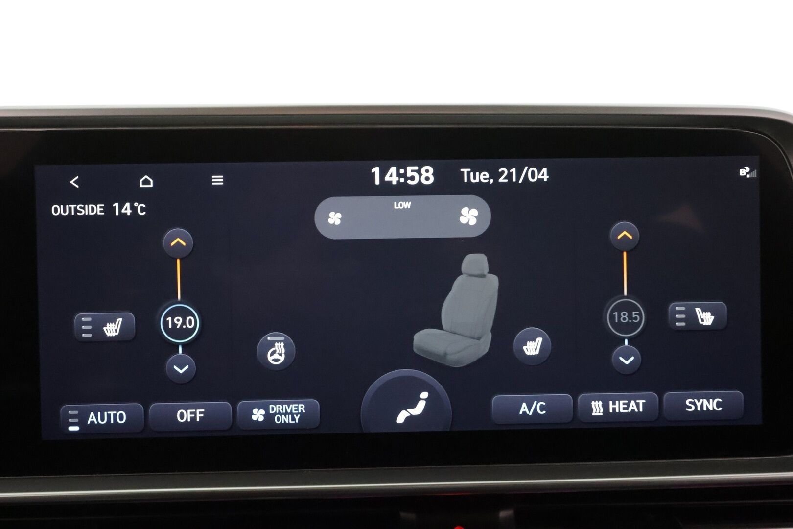 HYUNDAI IONIQ 6 2023 First Edition 4WD 77kWh - | ACC | HUD | Bose | ILP | 360° | Kattoluukku | Matrix LED | Muistipenkki | Navi / Keyless |