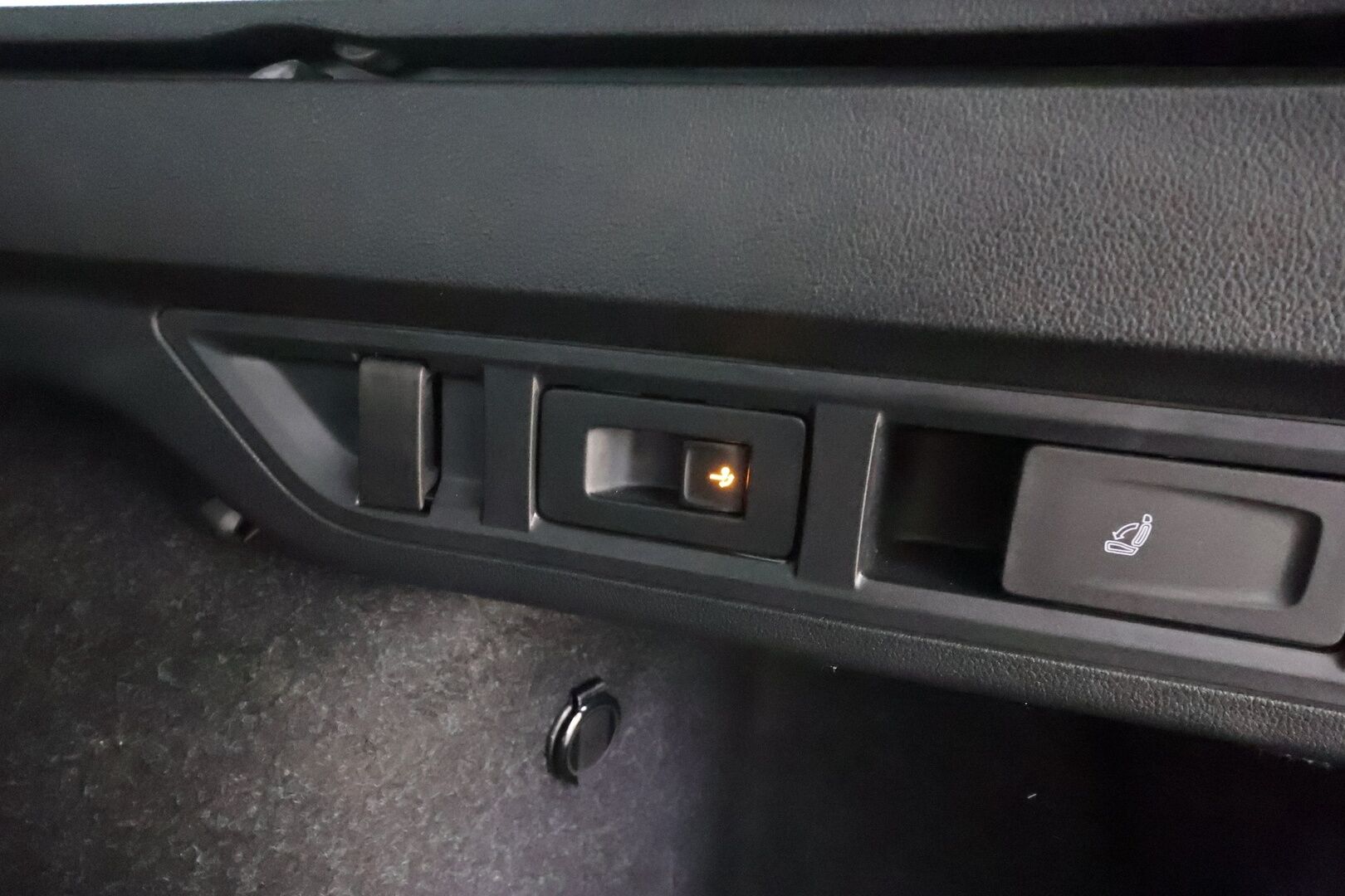 SKODA OCTAVIA 2025 2.0 TDi 110kW Selection DSG * Vakkari / Webasto / Koukku / 360° / Matrix LED / Navi / Puolinahat / Keyless / Digimittaristo * - Facelift - HULLUT AVAJAISHULINAT KORKOTARJOUS 3,29 %