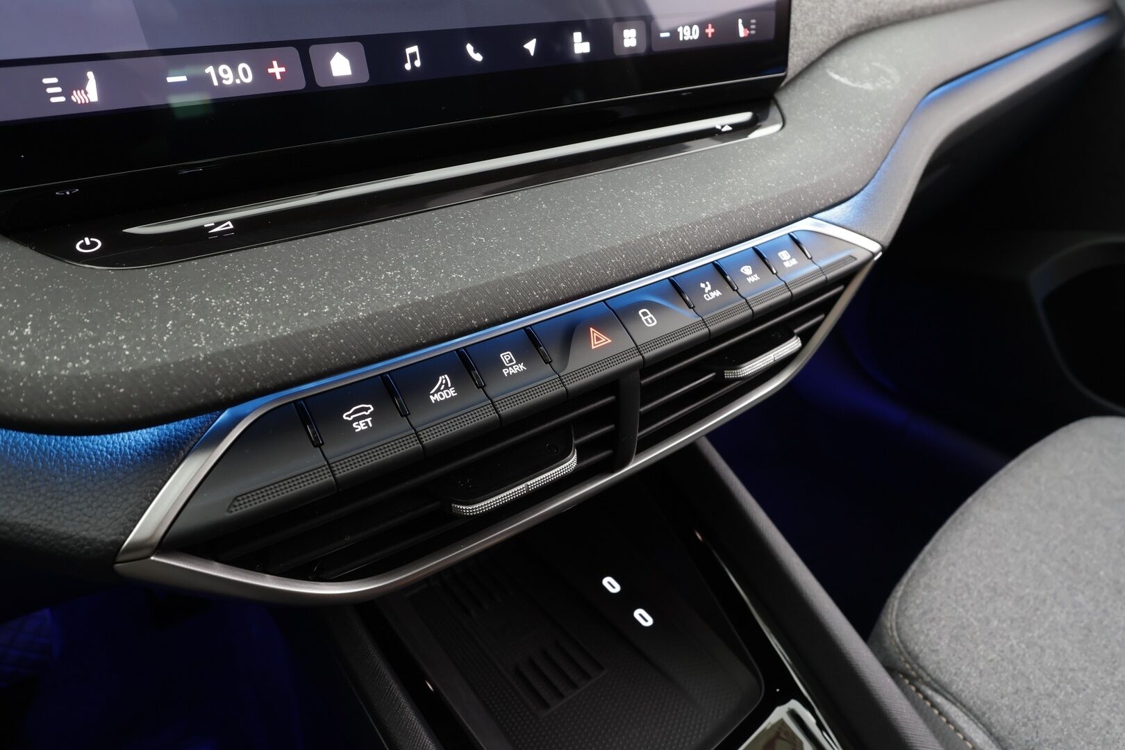 SKODA OCTAVIA 2025 2.0 TDi 110kW Selection DSG - | Facelift | ALV | Webasto | Koukku | 360-Kamera | Matrix LED | Navi | Puolinahat | Keylessgo | Digimittaristo |