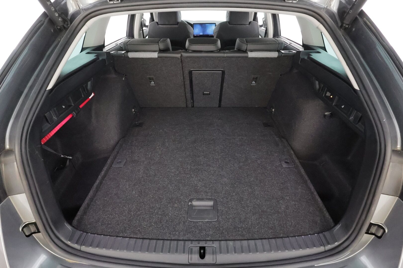 SKODA OCTAVIA 2025 2.0 TDi 110kW Selection DSG * Vakkari / Webasto / Koukku / 360° / Matrix LED / Navi / Puolinahat / Keyless / Digimittaristo * - Facelift - HULLUT AVAJAISHULINAT KORKOTARJOUS 3,29 %