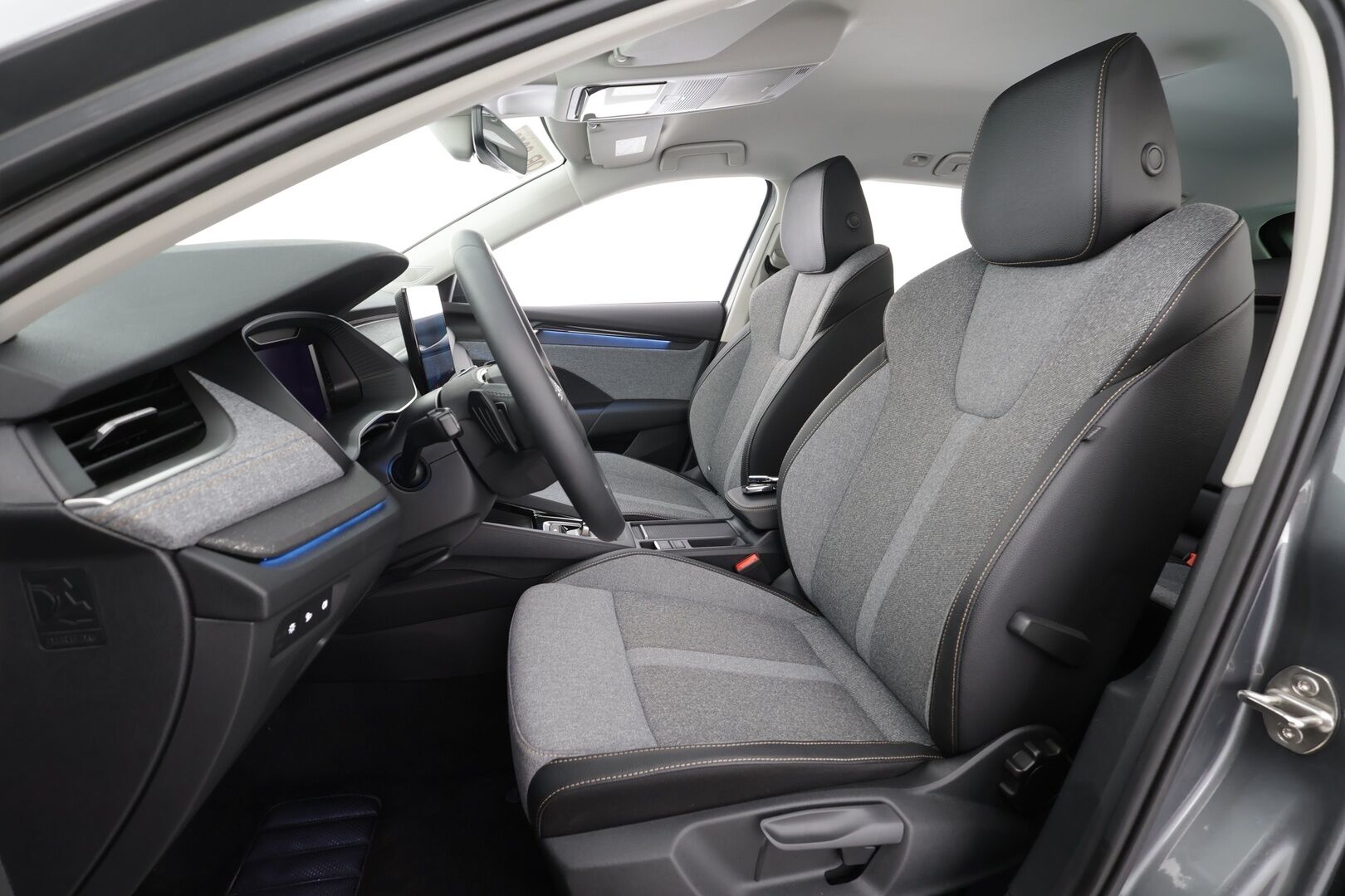 SKODA OCTAVIA 2025 2.0 TDi 110kW Selection DSG - | Facelift | ALV | Webasto | Koukku | 360-Kamera | Matrix LED | Navi | Puolinahat | Keylessgo | Digimittaristo |