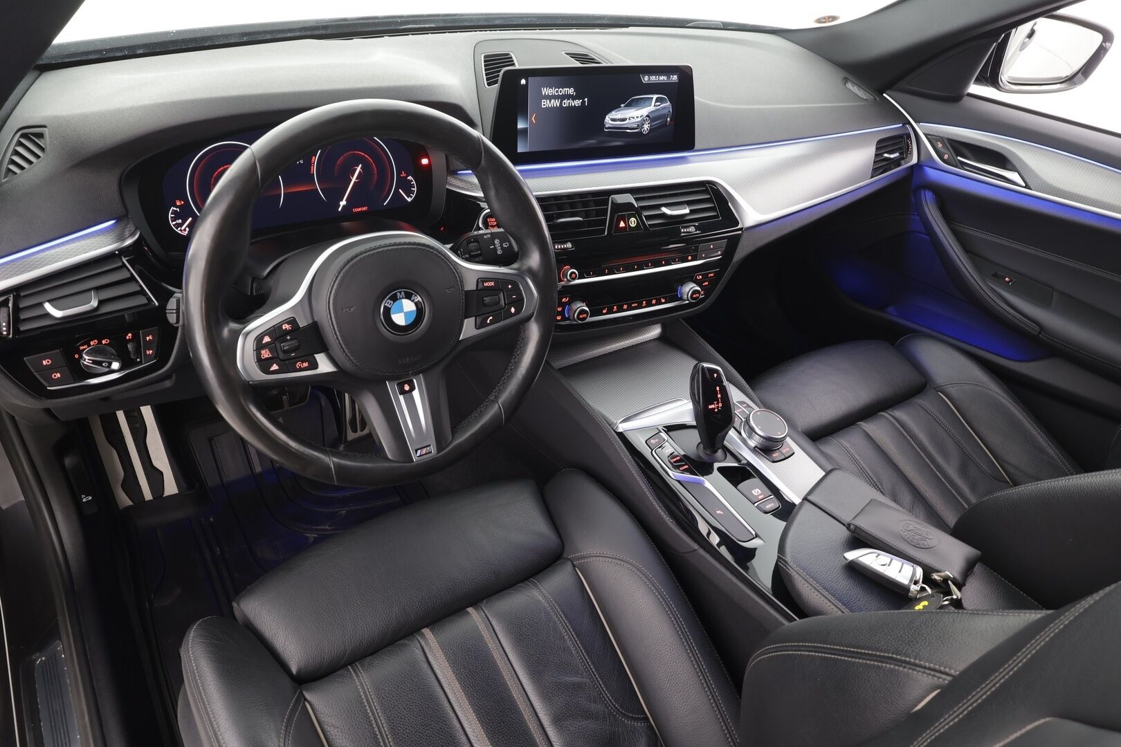 BMW 530 2019 G31 Touring 530i A xDrive M-Sport - ACC | Webasto | Koukku | Sporttinahat | Hifi | M Sport alusta | Navi | LED | Display Key | Digimittaristo | Kahdet renkaat | aluvanteilla