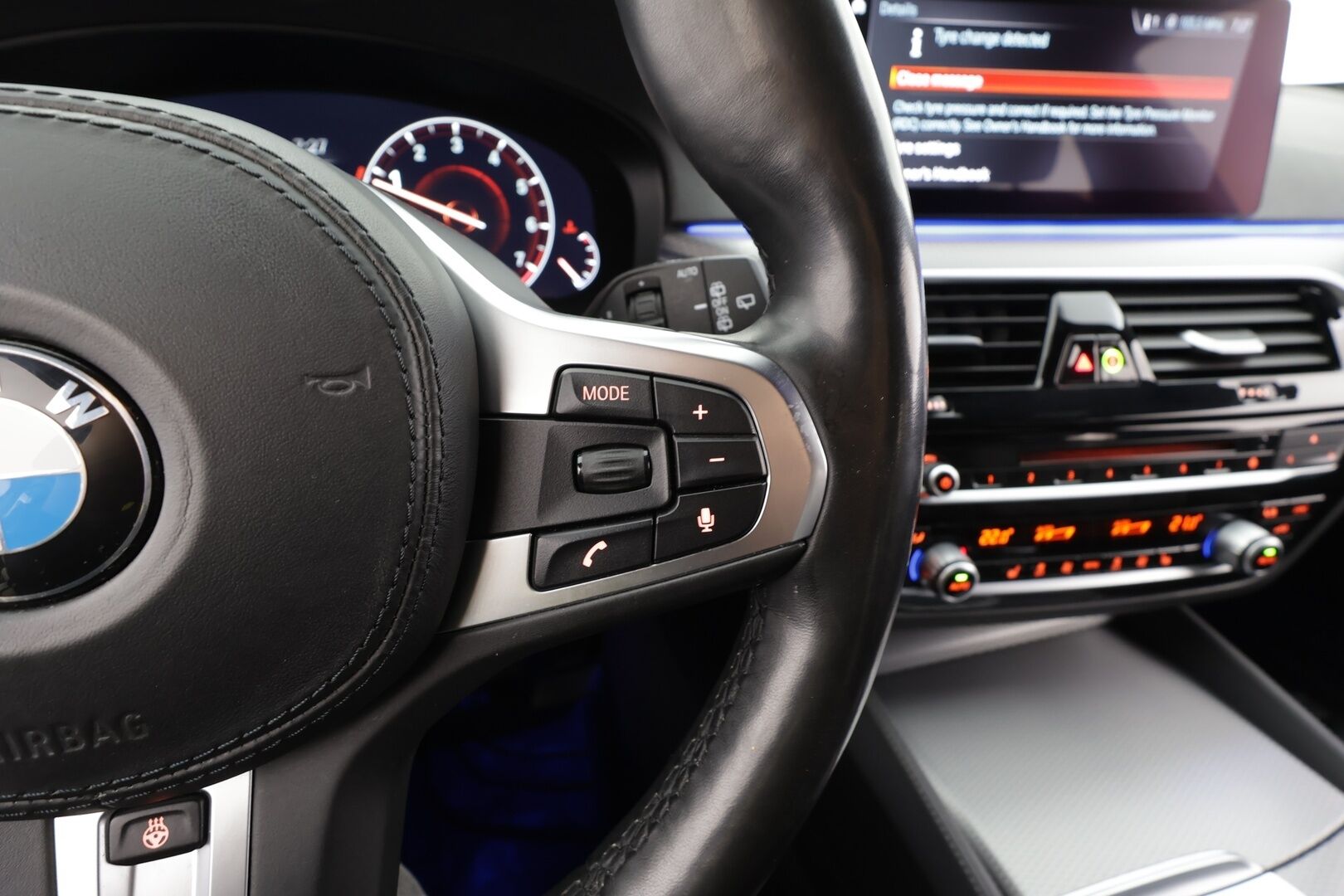 BMW 530 2019 G31 Touring 530i A xDrive M-Sport - ACC | Webasto | Koukku | Sporttinahat | Hifi | M Sport alusta | Navi | LED | Display Key | Digimittaristo | Kahdet renkaat | aluvanteilla