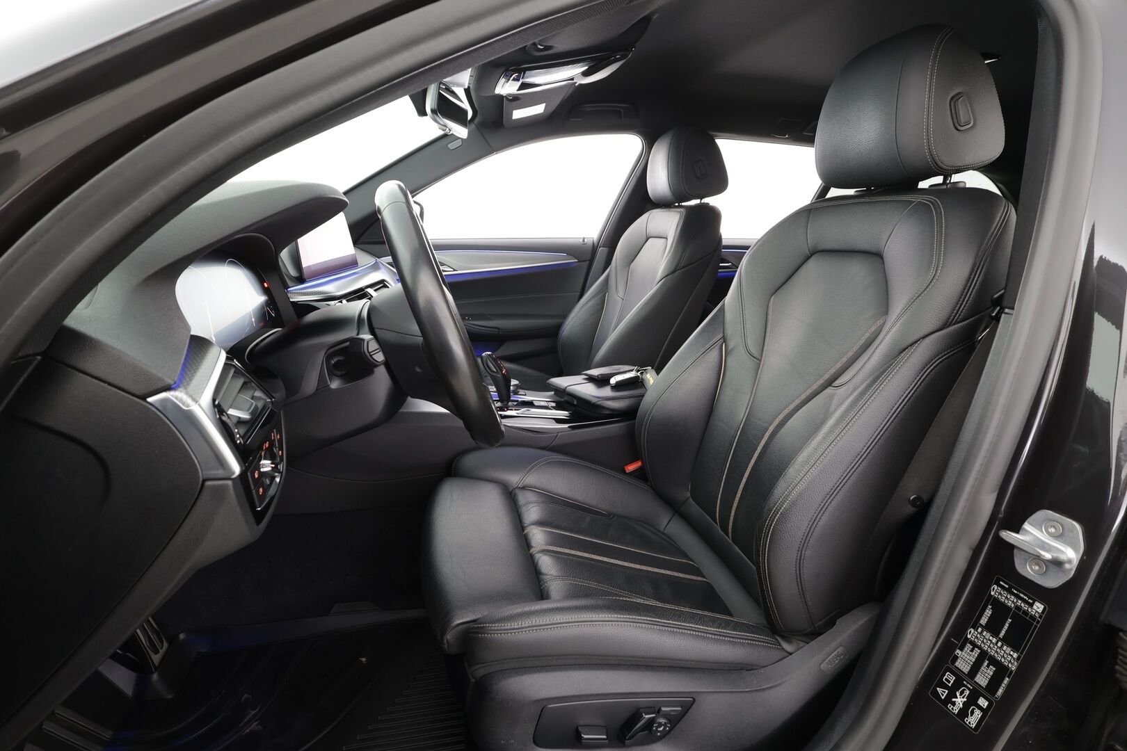 BMW 530 2019 G31 Touring 530i A xDrive M-Sport - ACC | Webasto | Koukku | Sporttinahat | Hifi | M Sport alusta | Navi | LED | Display Key | Digimittaristo | Kahdet renkaat | aluvanteilla