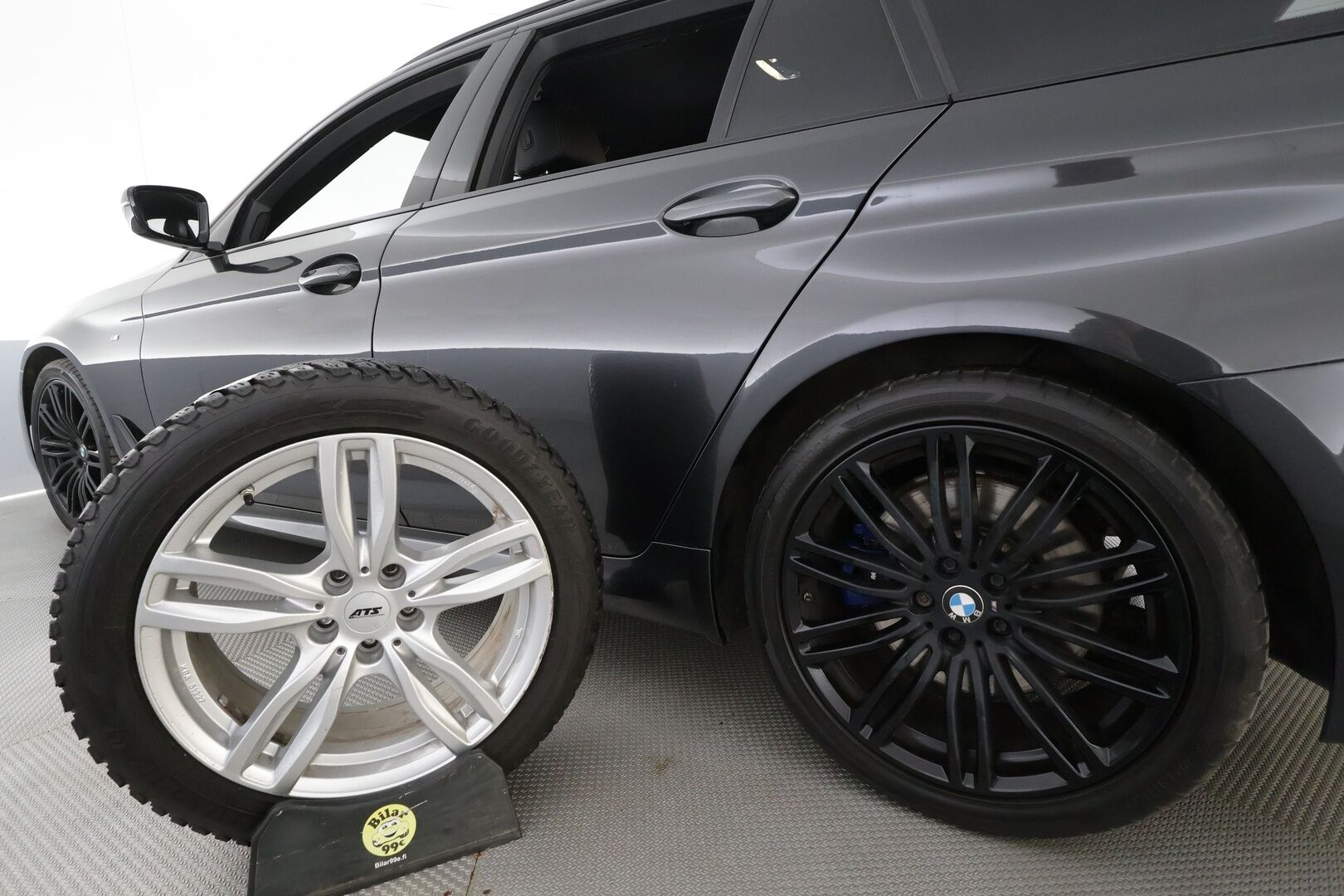 BMW 530 2019 G31 Touring 530i A xDrive M-Sport - ACC | Webasto | Koukku | Sporttinahat | Hifi | M Sport alusta | Navi | LED | Display Key | Digimittaristo | Kahdet renkaat | aluvanteilla