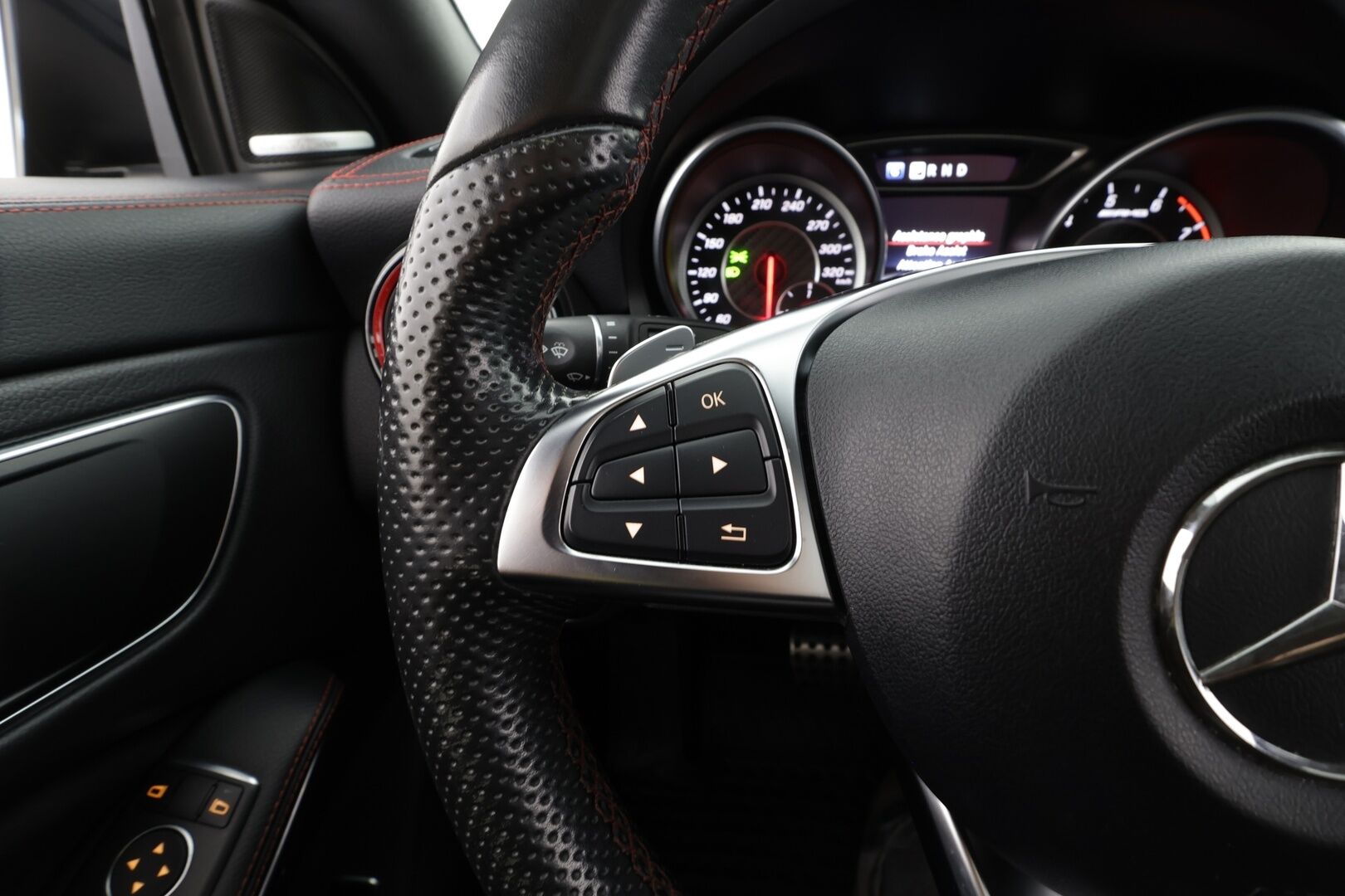 MERCEDES-BENZ CLA 45 AMG 2018 Mercedes-AMG CLA 45 4Matic A - | Panorama | Harman kardon | Upea Sportti |