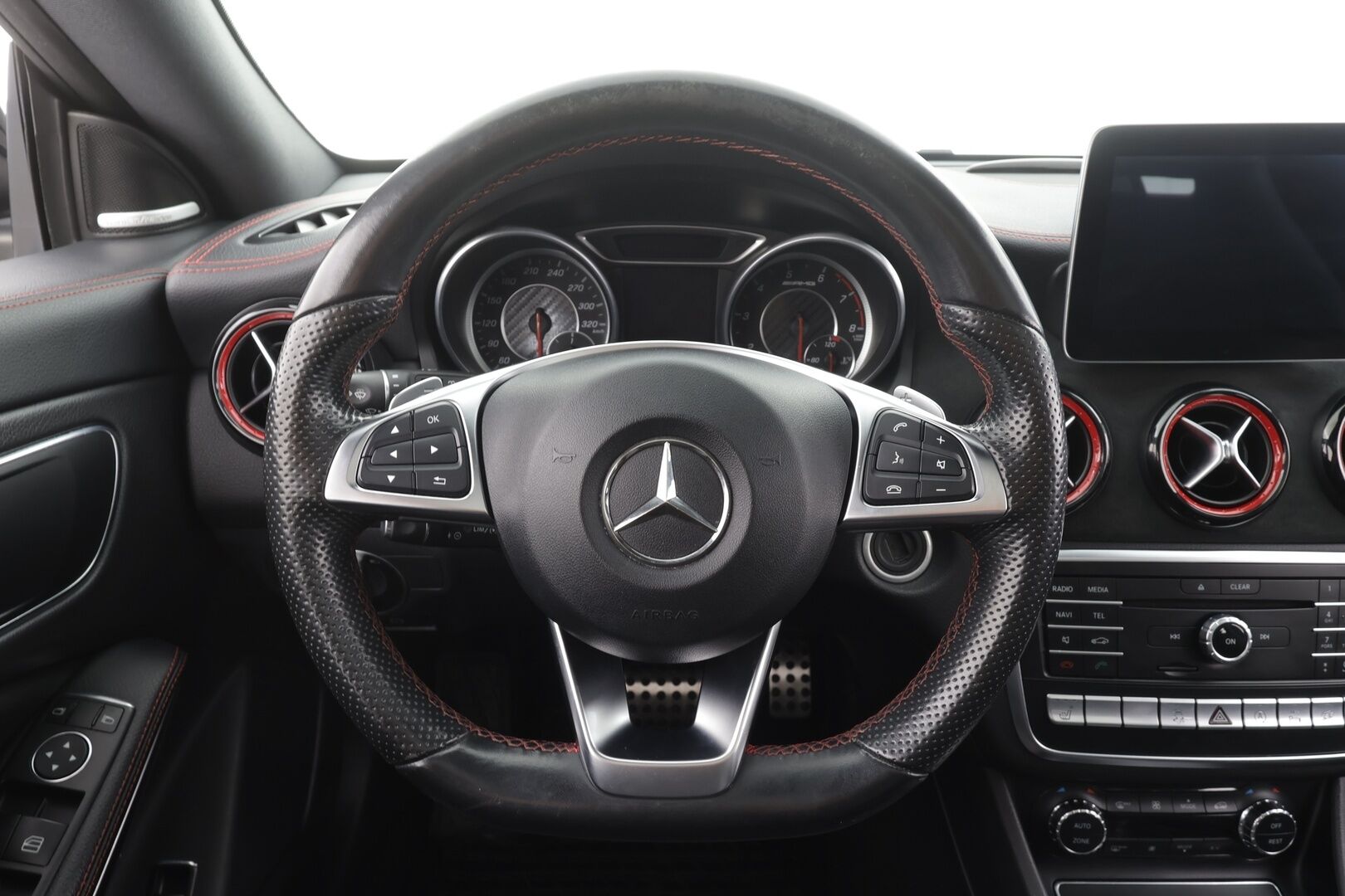 MERCEDES-BENZ CLA 45 AMG 2018 Mercedes-AMG CLA 45 4Matic A - | Panorama | Harman kardon | Upea Sportti |