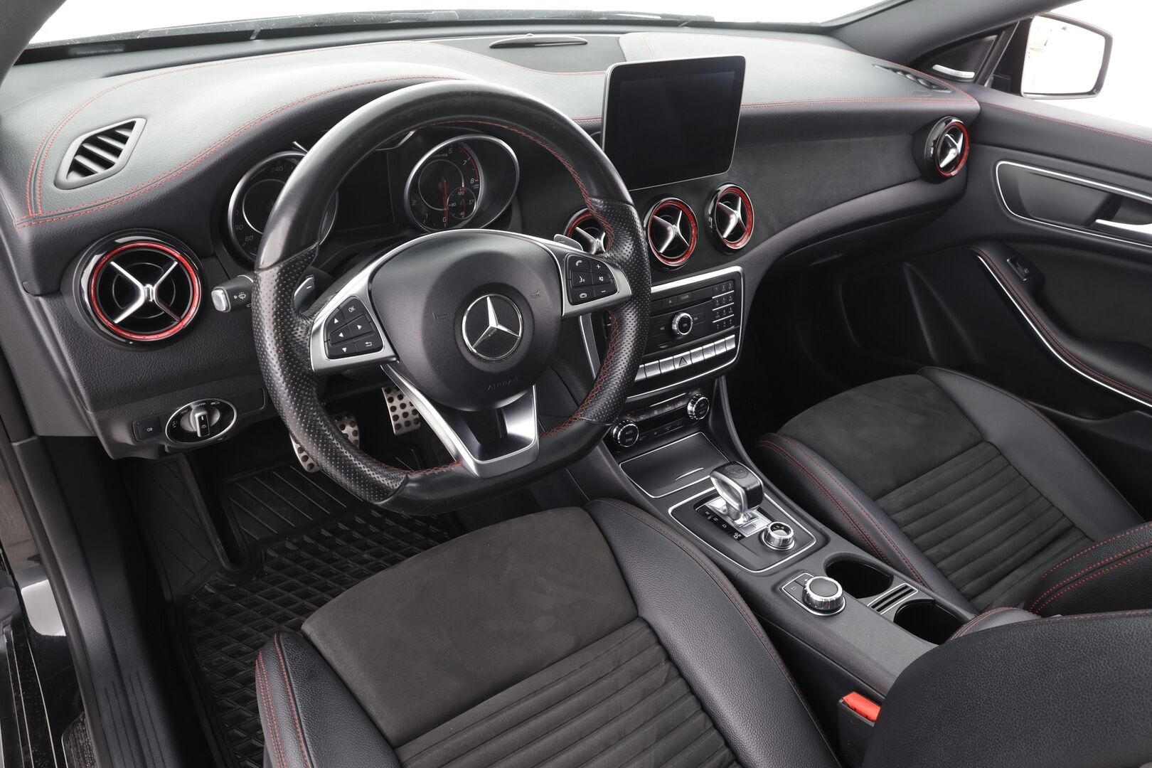 MERCEDES-BENZ CLA 45 AMG 2018 Mercedes-AMG CLA 45 4Matic A - | Panorama | Harman kardon | Upea Sportti |