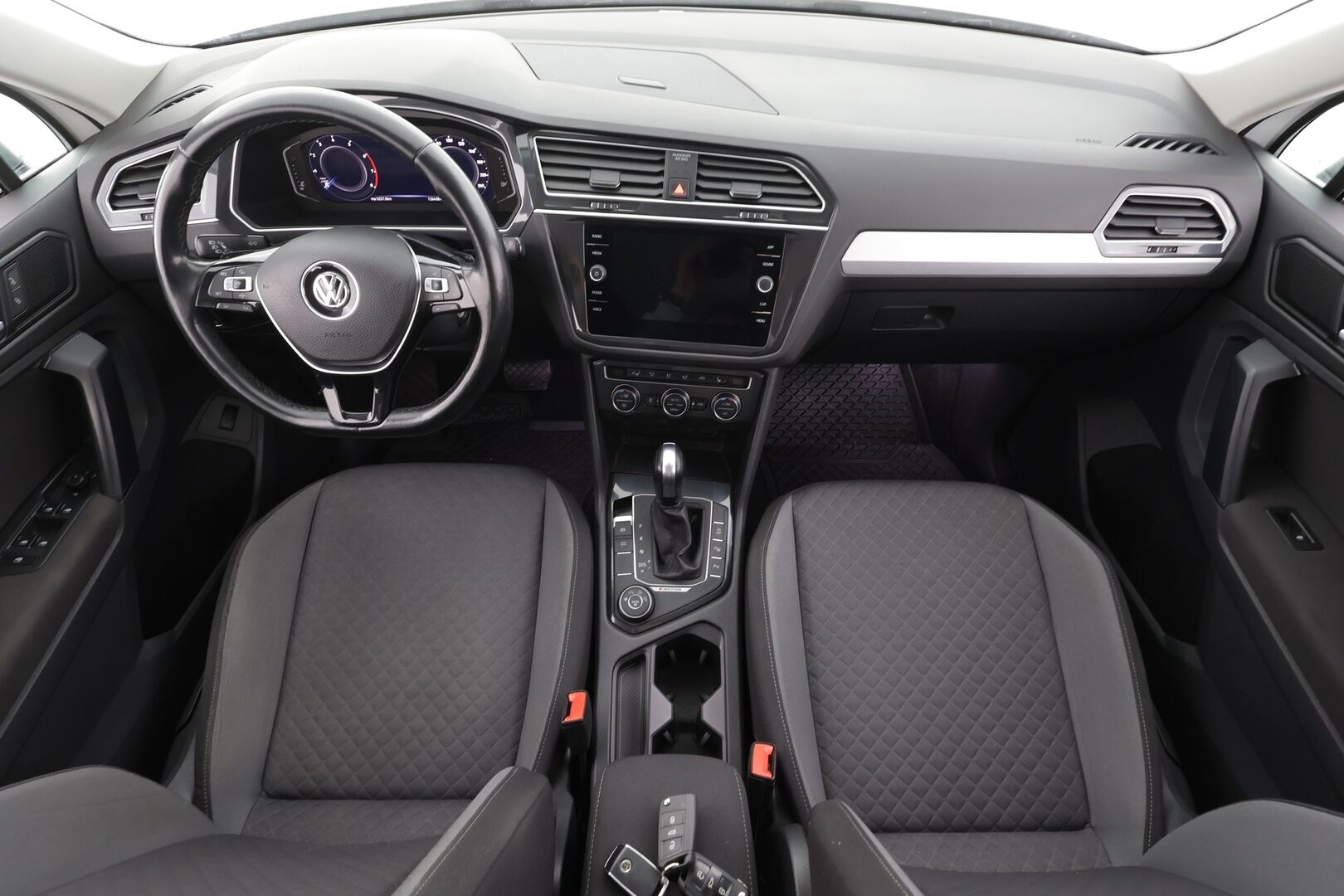 VOLKSWAGEN TIGUAN 2020 2.0 TSI 140kW 4Motion DSG - | ACC | Digimittaristo | Webasto | Koukku | P-Kamera | LED | Kaistavahti | Kaukovaloautomatiikka | Ratinlämm | ALV | Merkkihuollettu |