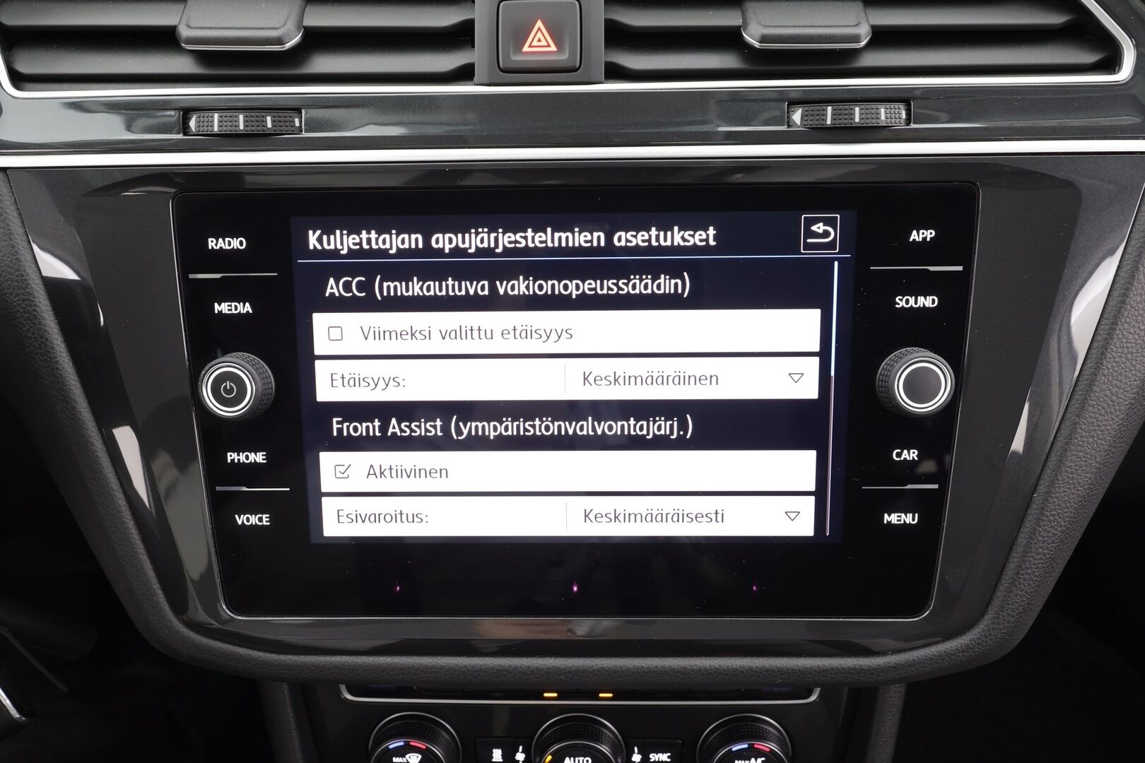 VOLKSWAGEN TIGUAN 2020 2.0 TSI 140kW 4Motion DSG - | ACC | Digimittaristo | Webasto | Koukku | P-Kamera | LED | Kaistavahti | Kaukovaloautomatiikka | Ratinlämm | ALV | Merkkihuollettu |