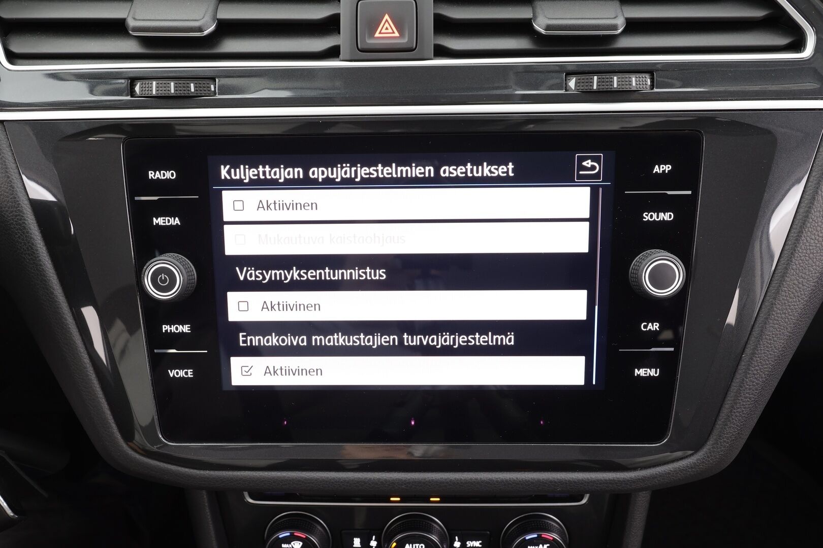 VOLKSWAGEN TIGUAN 2020 2.0 TSI 140kW 4Motion DSG - | ACC | Digimittaristo | Webasto | Koukku | P-Kamera | LED | Kaistavahti | Kaukovaloautomatiikka | Ratinlämm | ALV | Merkkihuollettu |