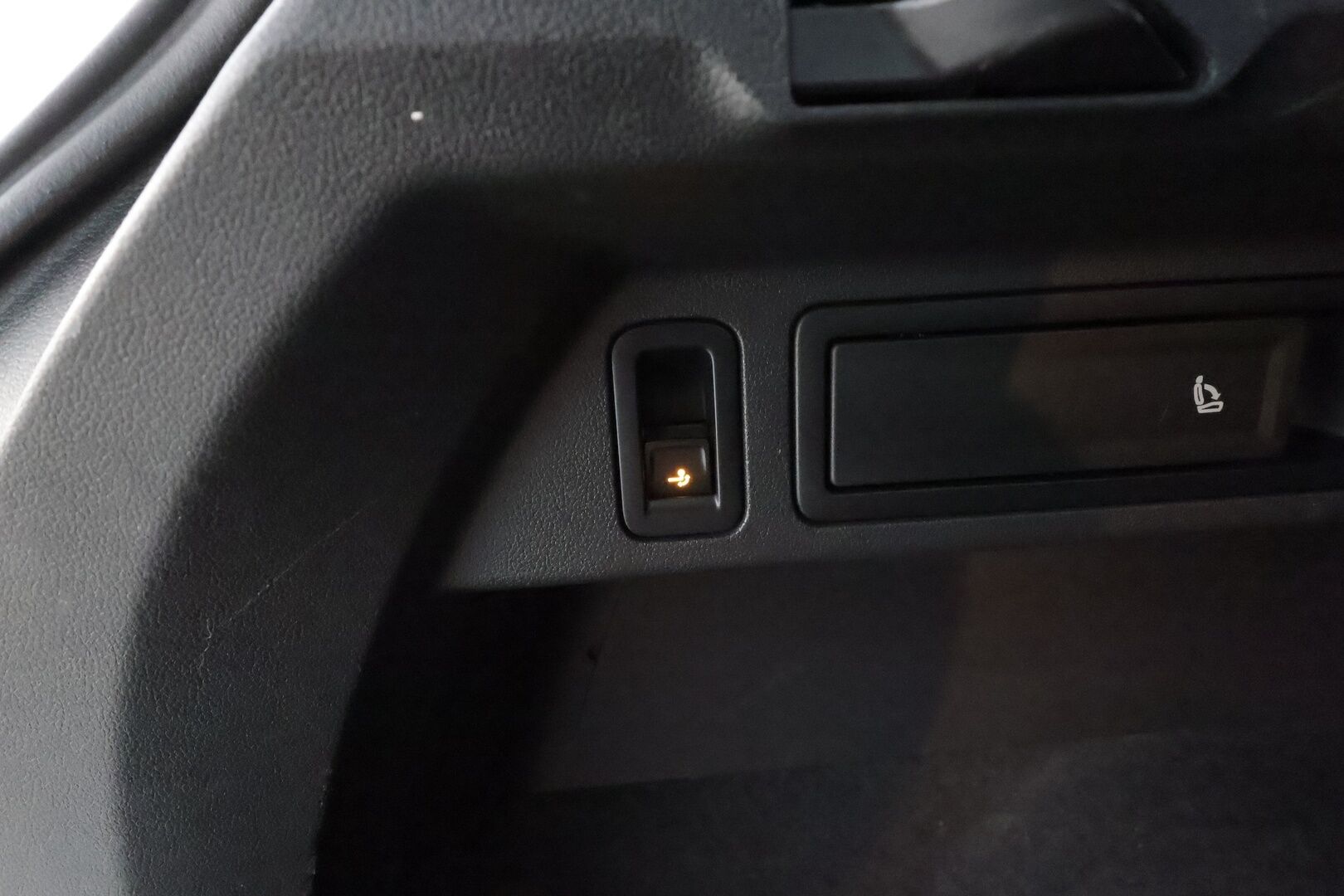 VOLKSWAGEN TIGUAN 2020 2.0 TSI 140kW 4Motion DSG - | ACC | Digimittaristo | Webasto | Koukku | P-Kamera | LED | Kaistavahti | Kaukovaloautomatiikka | Ratinlämm | ALV | Merkkihuollettu |