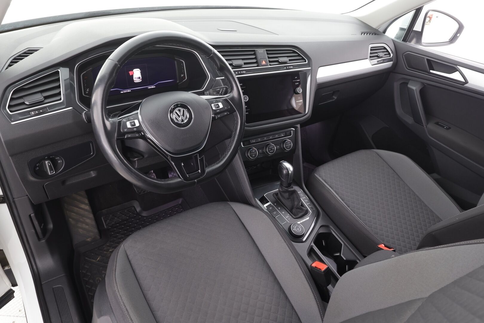 VOLKSWAGEN TIGUAN 2020 2.0 TSI 140kW 4Motion DSG - | ACC | Digimittaristo | Webasto | Koukku | P-Kamera | LED | Kaistavahti | Kaukovaloautomatiikka | Ratinlämm | ALV | Merkkihuollettu |