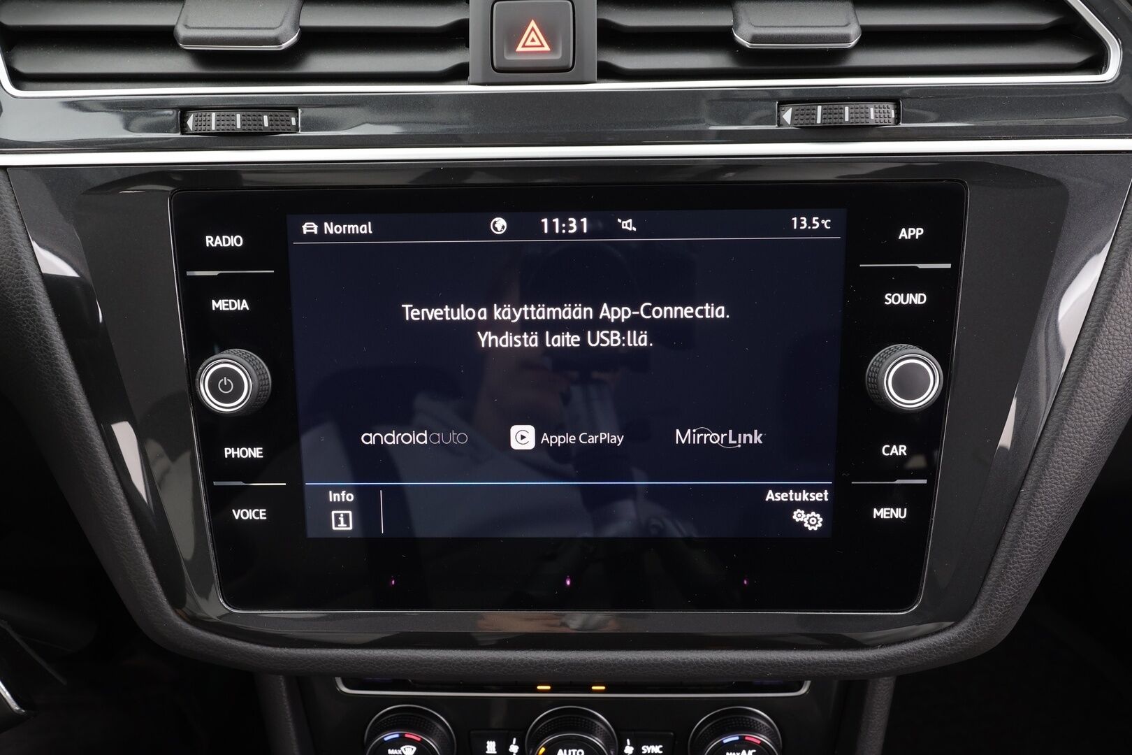 VOLKSWAGEN TIGUAN 2020 2.0 TSI 140kW 4Motion DSG - | ACC | Digimittaristo | Webasto | Koukku | P-Kamera | LED | Kaistavahti | Kaukovaloautomatiikka | Ratinlämm | ALV | Merkkihuollettu |