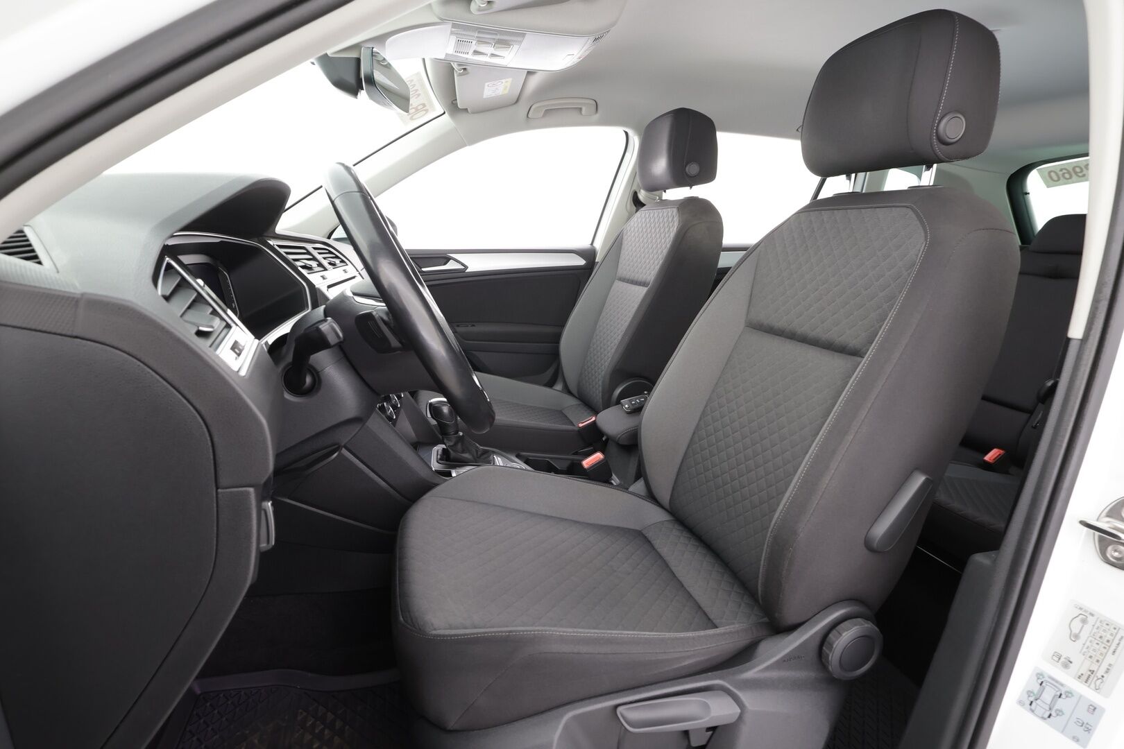VOLKSWAGEN TIGUAN 2020 2.0 TSI 140kW 4Motion DSG - | ACC | Digimittaristo | Webasto | Koukku | P-Kamera | LED | Kaistavahti | Kaukovaloautomatiikka | Ratinlämm | ALV | Merkkihuollettu |