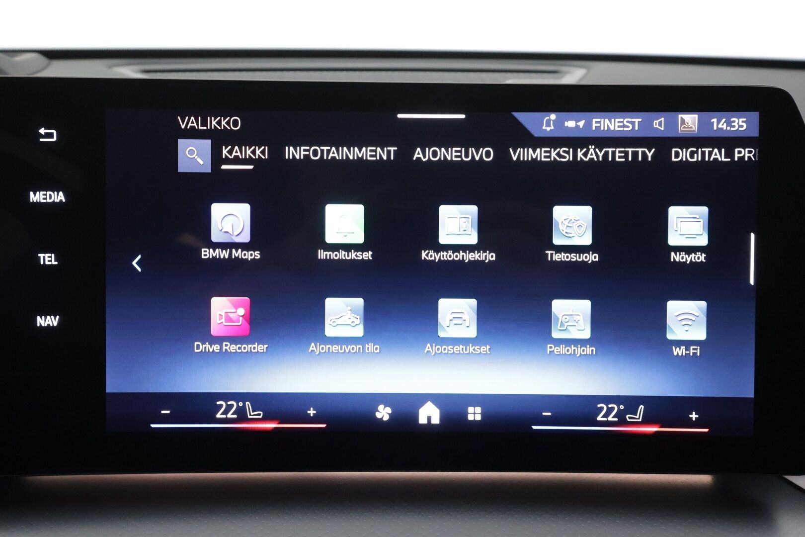 BMW IX1 2025 U11 30 xDrive Fully Charged M Sport - Vetokoukku | ACC | HUD | Widescreen | HiFi | 360-Kamera | Muistipenkki | Adapt.LED
