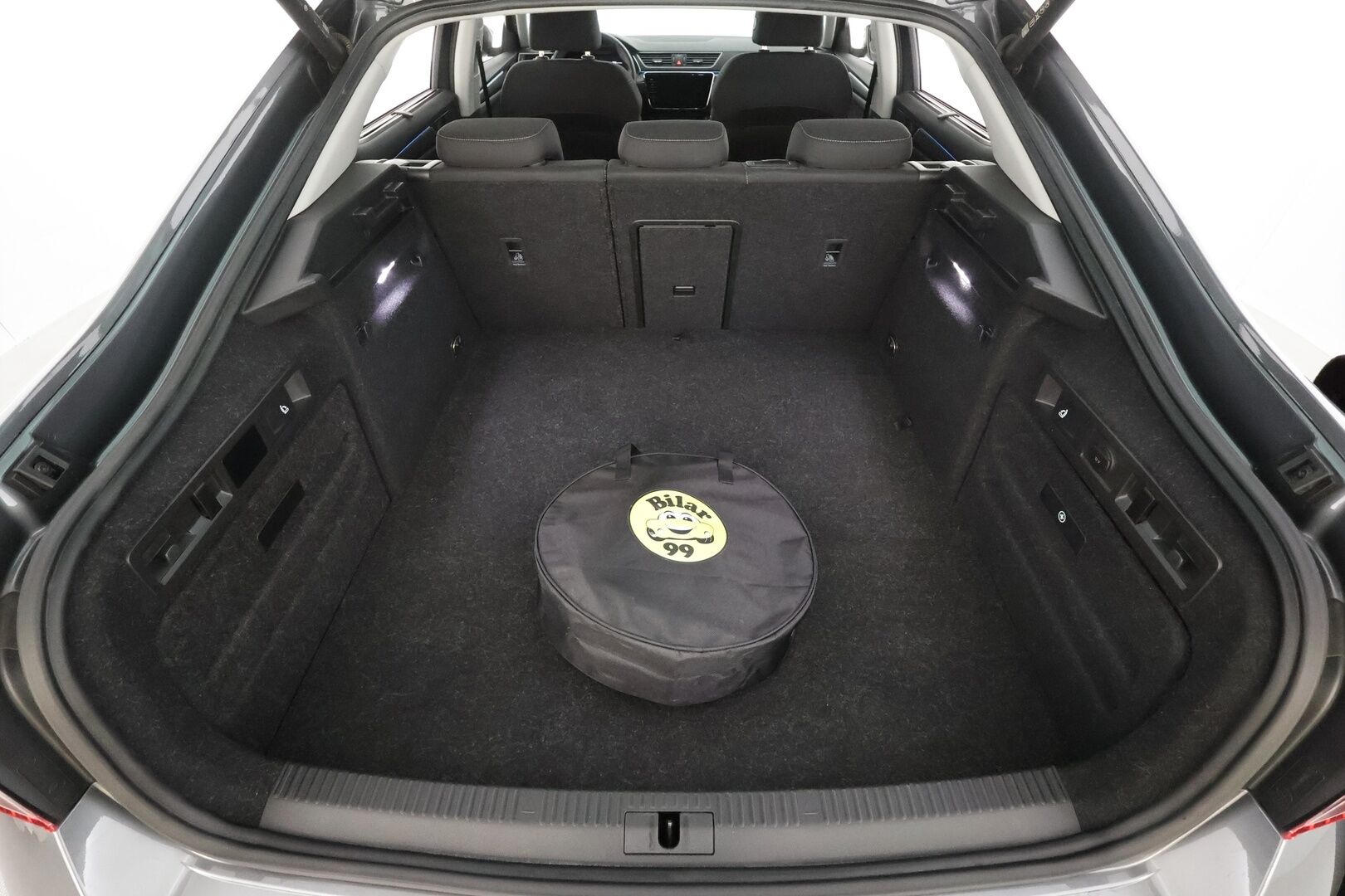 SKODA SUPERB 2023 1.4 TSI PHEV Ambition iV DSG - | Webasto | ACC | Matrix-LED | P.Kamera | Muistipenkki | Navi | Kaistavahti | Keyless | Kahdet renkaat aluvanteilla | 2x Latauskaapelit | Merkkihuollot |