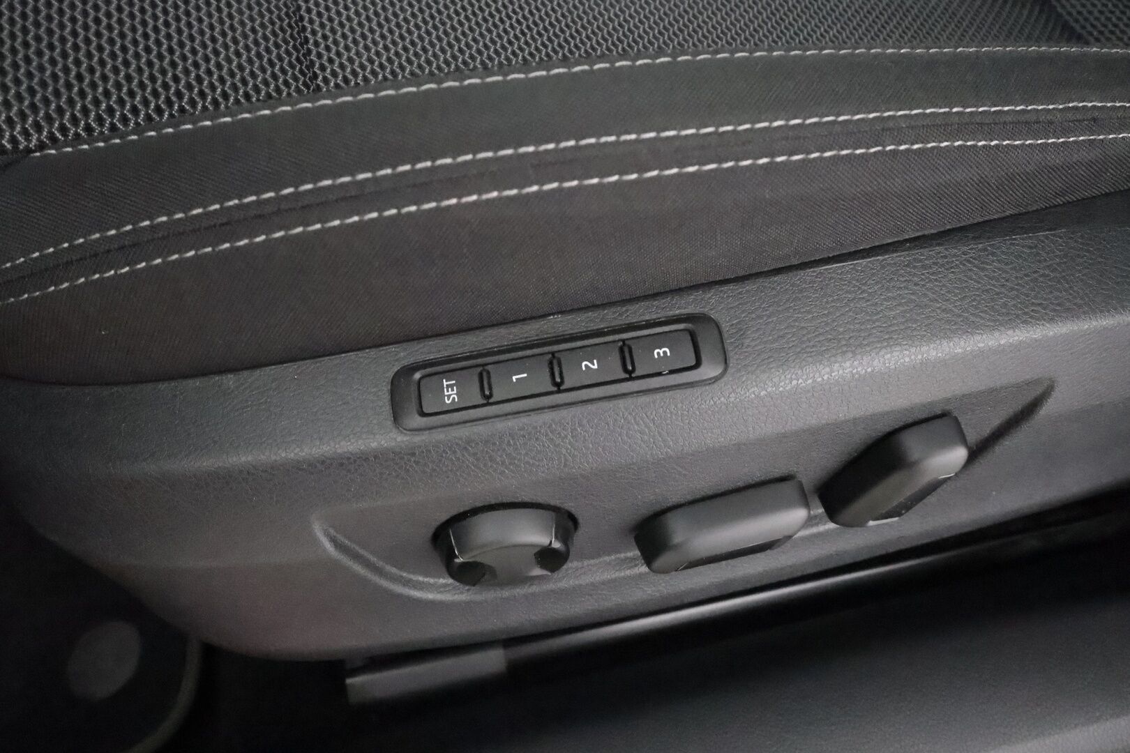 SKODA SUPERB 2023 1.4 TSI PHEV Ambition iV DSG - | Webasto | ACC | Matrix-LED | P.Kamera | Muistipenkki | Navi | Kaistavahti | Keyless | Kahdet renkaat aluvanteilla | 2x Latauskaapelit | Merkkihuollot |