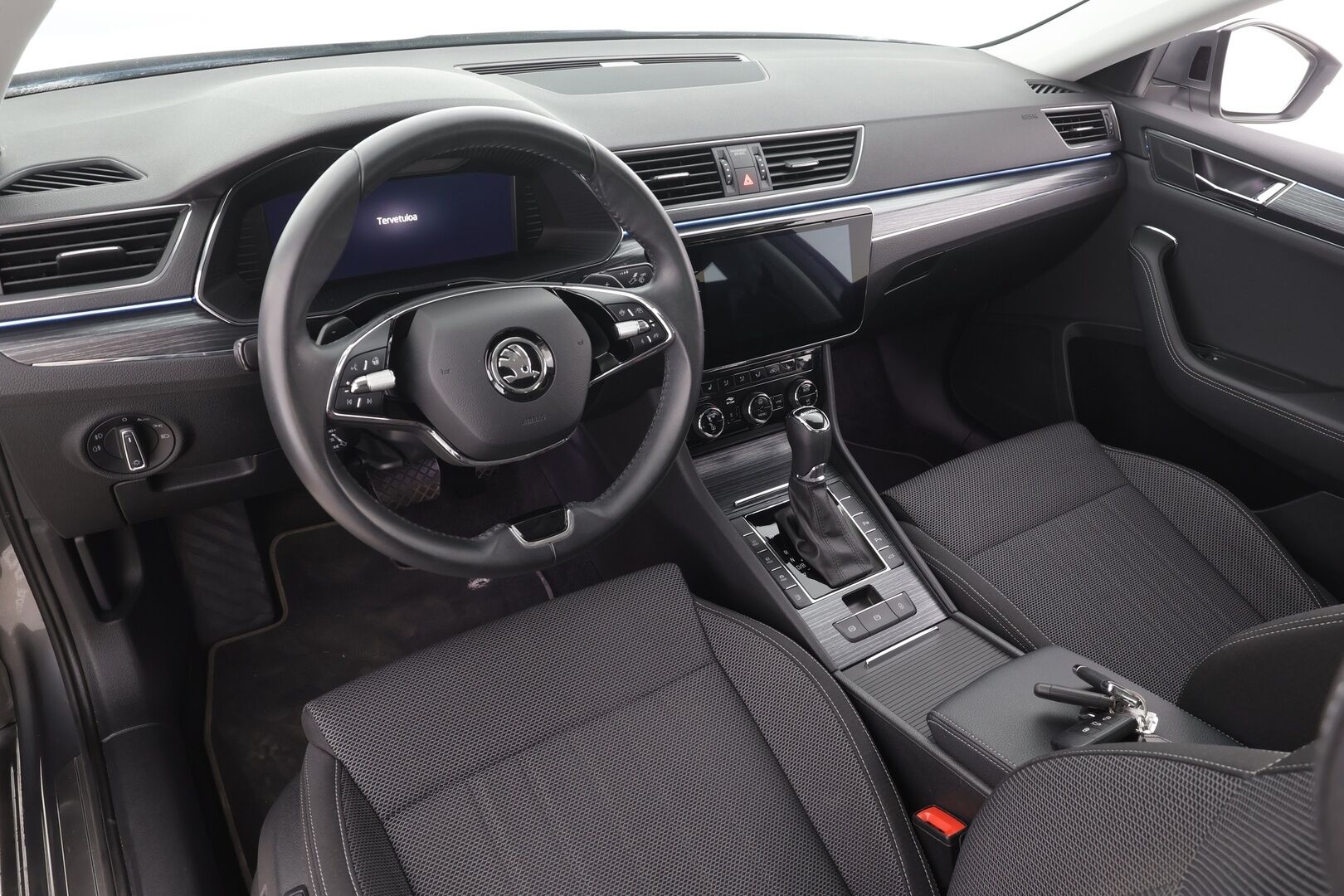 SKODA SUPERB 2023 1.4 TSI PHEV Ambition iV DSG - | Webasto | ACC | Matrix-LED | P.Kamera | Muistipenkki | Navi | Kaistavahti | Keyless | Kahdet renkaat aluvanteilla | 2x Latauskaapelit | Merkkihuollot |