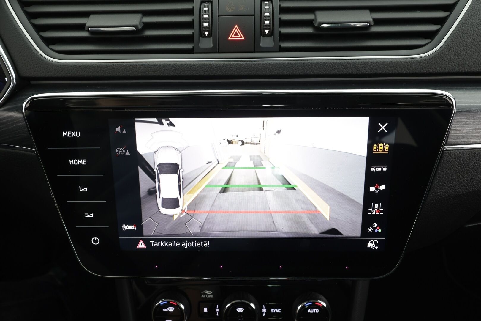SKODA SUPERB 2023 1.4 TSI PHEV Ambition iV DSG - | Webasto | ACC | Matrix-LED | P.Kamera | Muistipenkki | Navi | Kaistavahti | Keyless | Kahdet renkaat aluvanteilla | 2x Latauskaapelit | Merkkihuollot |