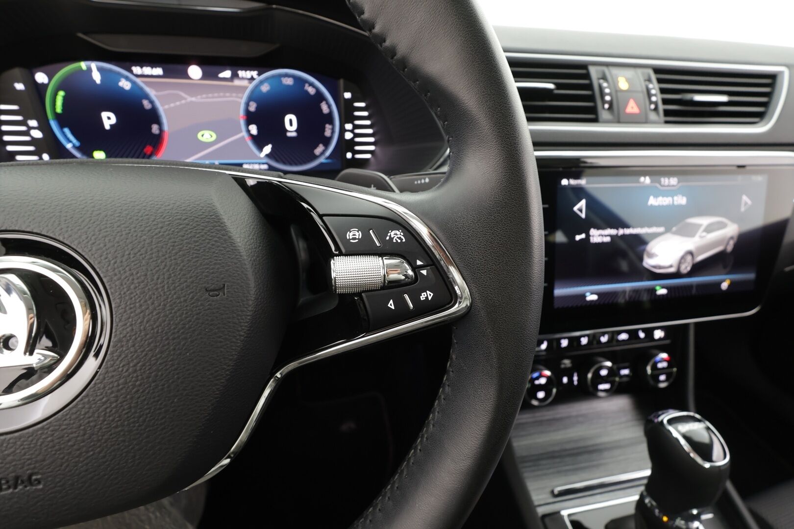 SKODA SUPERB 2023 1.4 TSI PHEV Ambition iV DSG - | Webasto | ACC | Matrix-LED | P.Kamera | Muistipenkki | Navi | Kaistavahti | Keyless | Kahdet renkaat aluvanteilla | 2x Latauskaapelit | Merkkihuollot |