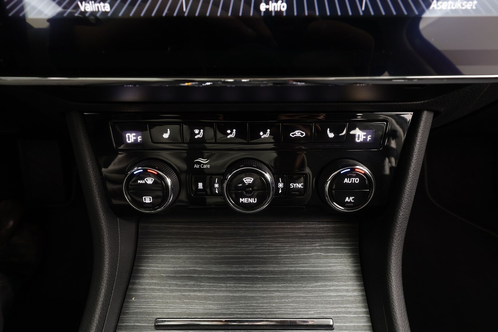 SKODA SUPERB 2023 1.4 TSI PHEV Ambition iV DSG - | Webasto | ACC | Matrix-LED | P.Kamera | Muistipenkki | Navi | Kaistavahti | Keyless | Kahdet renkaat aluvanteilla | 2x Latauskaapelit | Merkkihuollot |