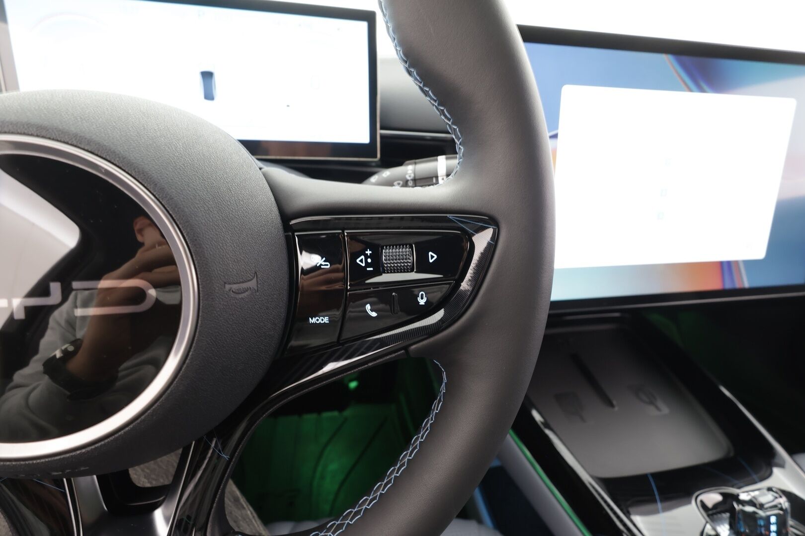 BYD SEAL 2025 Excellence - | ACC | ILP | HUD | Dynaudio | Lasikatto | Sähköpenkit | |360°  Ilmastoidut nahat | Ratinlämmitin | Keyless | Navi|LED |