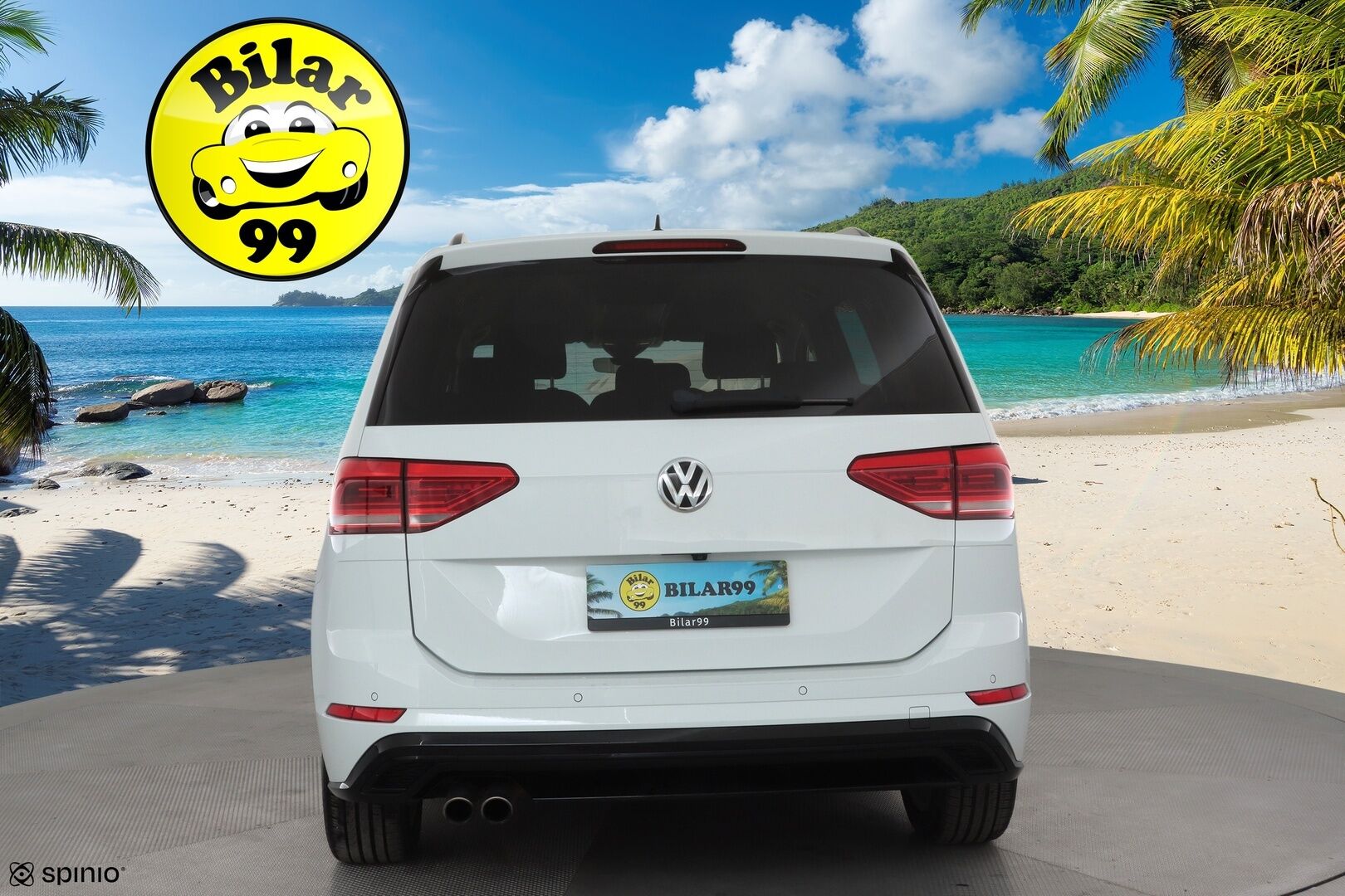 VOLKSWAGEN TOURAN 2018 Highline 1,8 TSI 132 kW DSG 7-P * Webasto / Koukku / Adapt.LED / P.kamera / Apple&Android / Keyless *