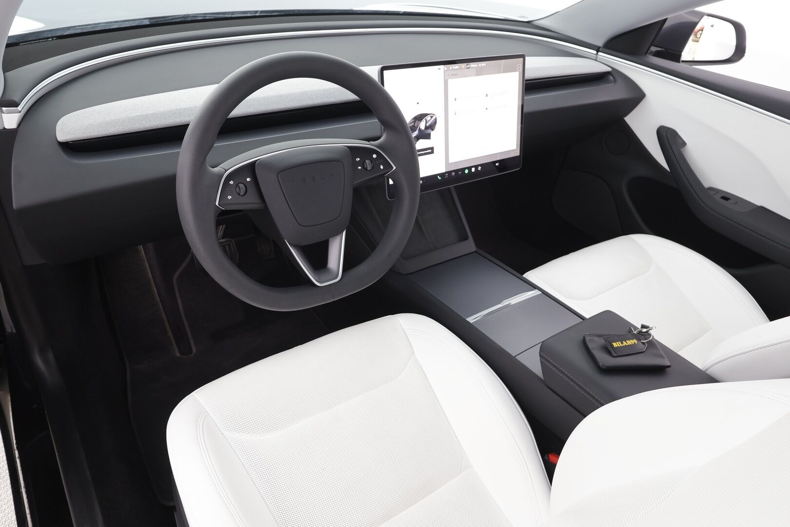 TESLA MODEL 3 2024 Long Range AWD Highland - | ILP | Lasikatto | Premium Audio | Ilmastoidut nahat | Matrix LED | Viihdenäyttö | P.Kamera | Valkoiset nahat | Facelift |