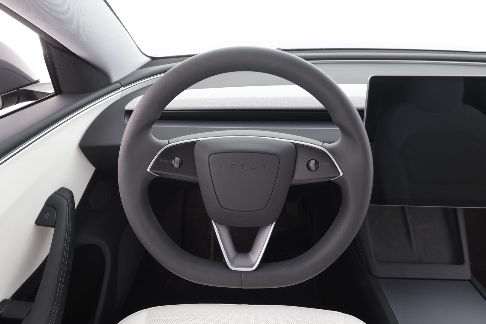 TESLA MODEL 3 2024 Long Range AWD Highland - | ILP | Lasikatto | Premium Audio | Ilmastoidut nahat | Matrix LED | Viihdenäyttö | P.Kamera | Valkoiset nahat | Facelift |