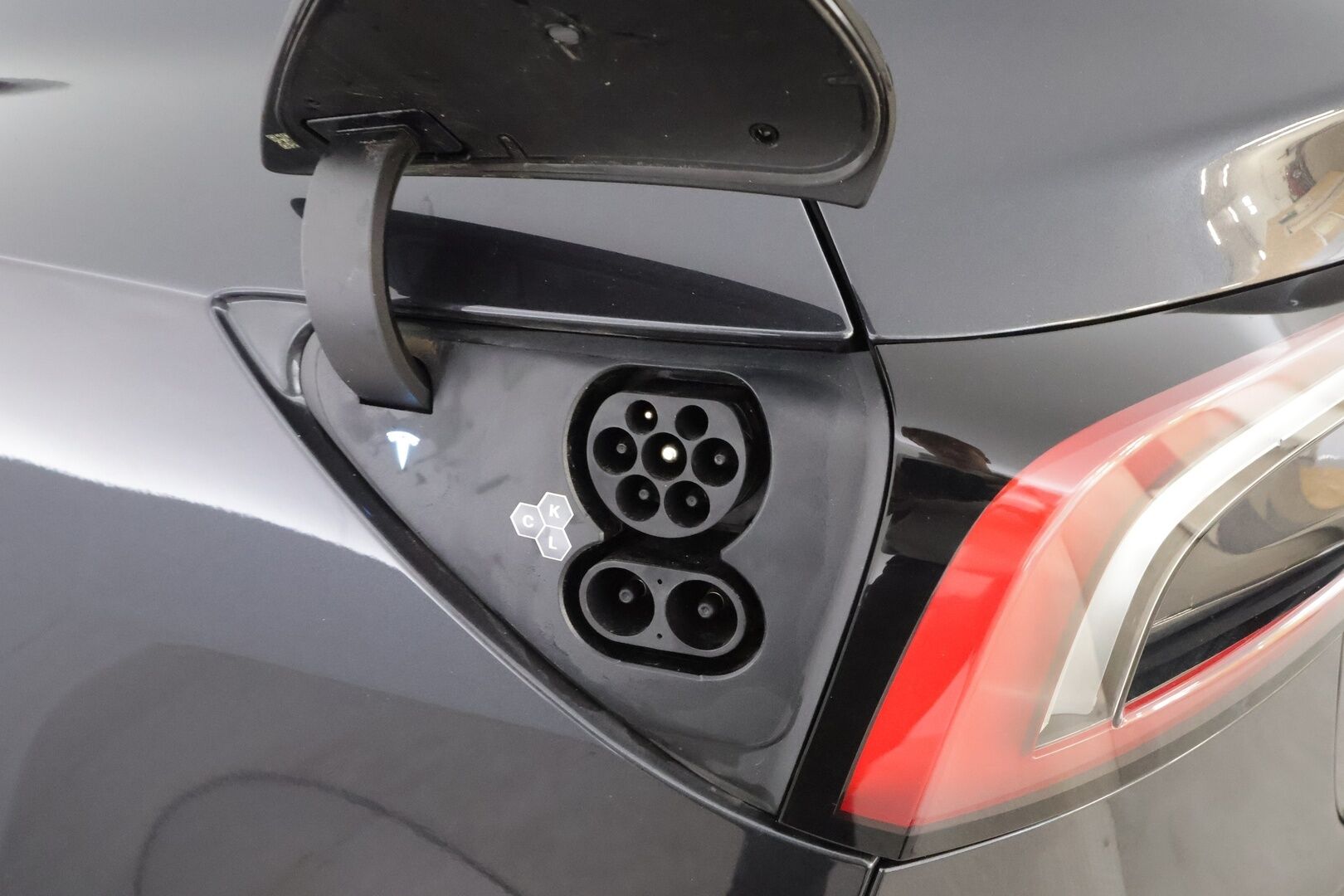 TESLA MODEL 3 2024 Long Range AWD Highland - | ILP | Lasikatto | Premium Audio | Ilmastoidut nahat | Matrix LED | Viihdenäyttö | P.Kamera | Valkoiset nahat | Facelift |