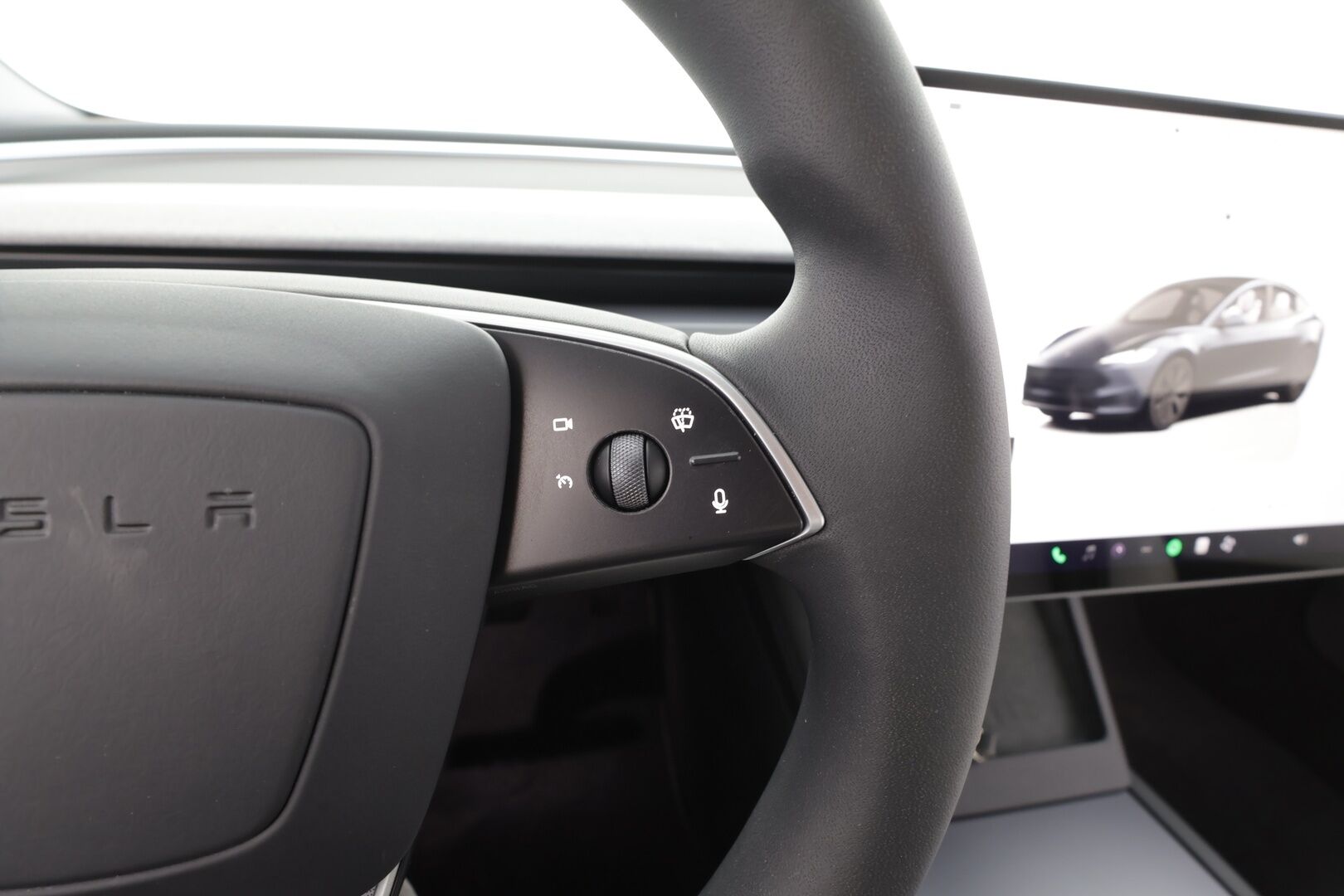 TESLA MODEL 3 2024 Long Range AWD Highland - | ILP | Lasikatto | Premium Audio | Ilmastoidut nahat | Matrix LED | Viihdenäyttö | P.Kamera | Valkoiset nahat | Facelift |